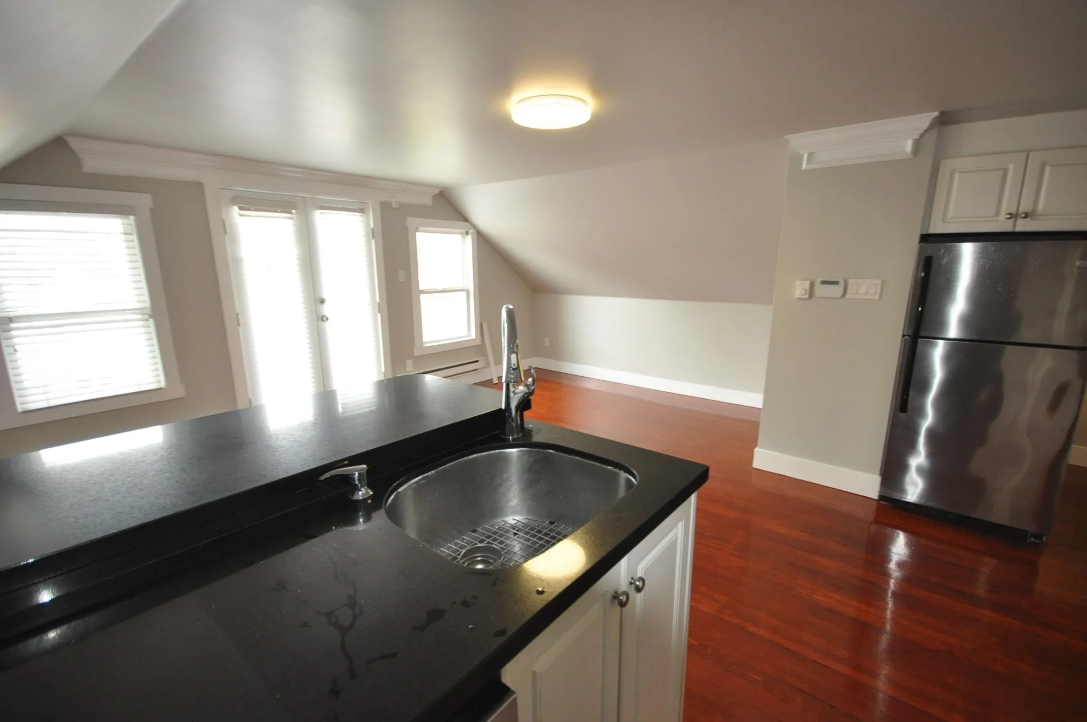 7505 Kingsway