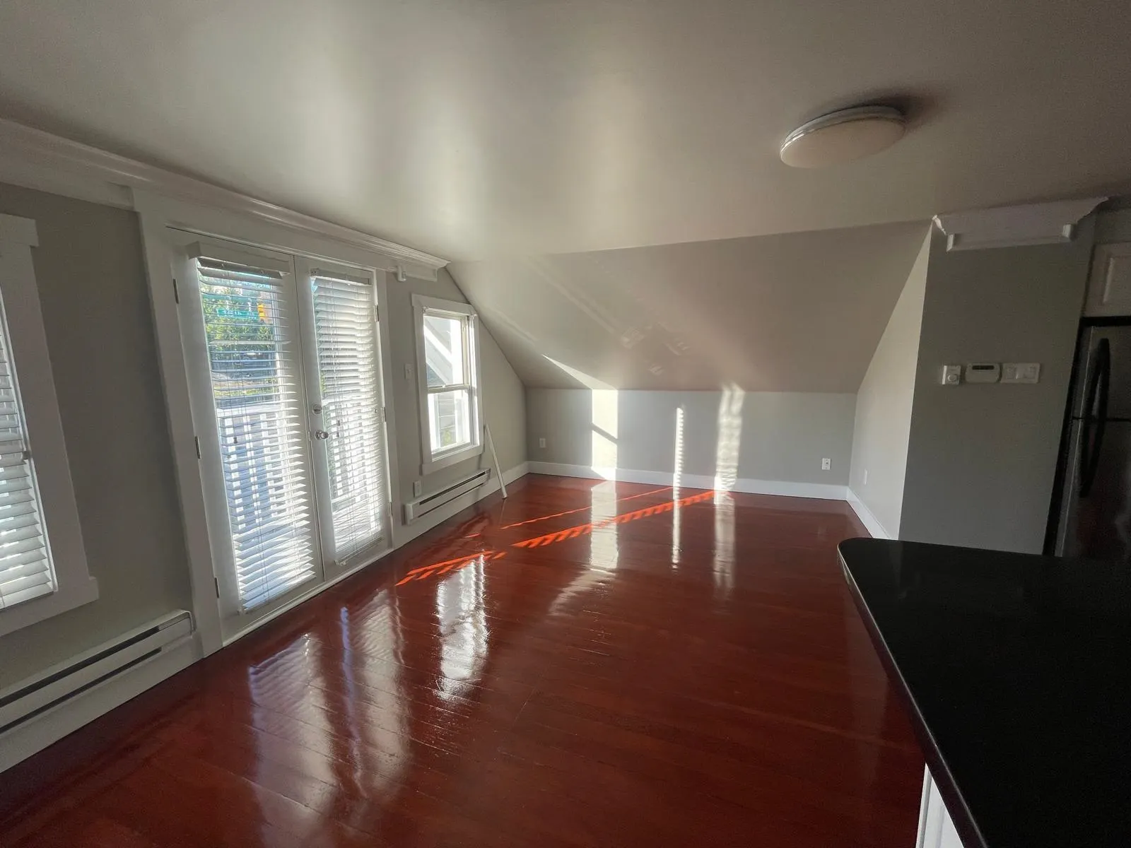 7505 Kingsway