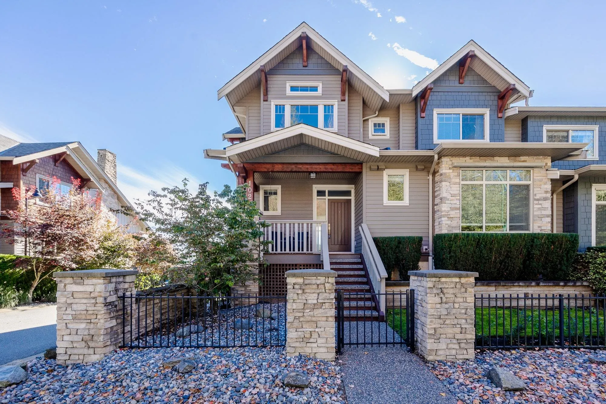 102 3458 Burke Village Promenade
