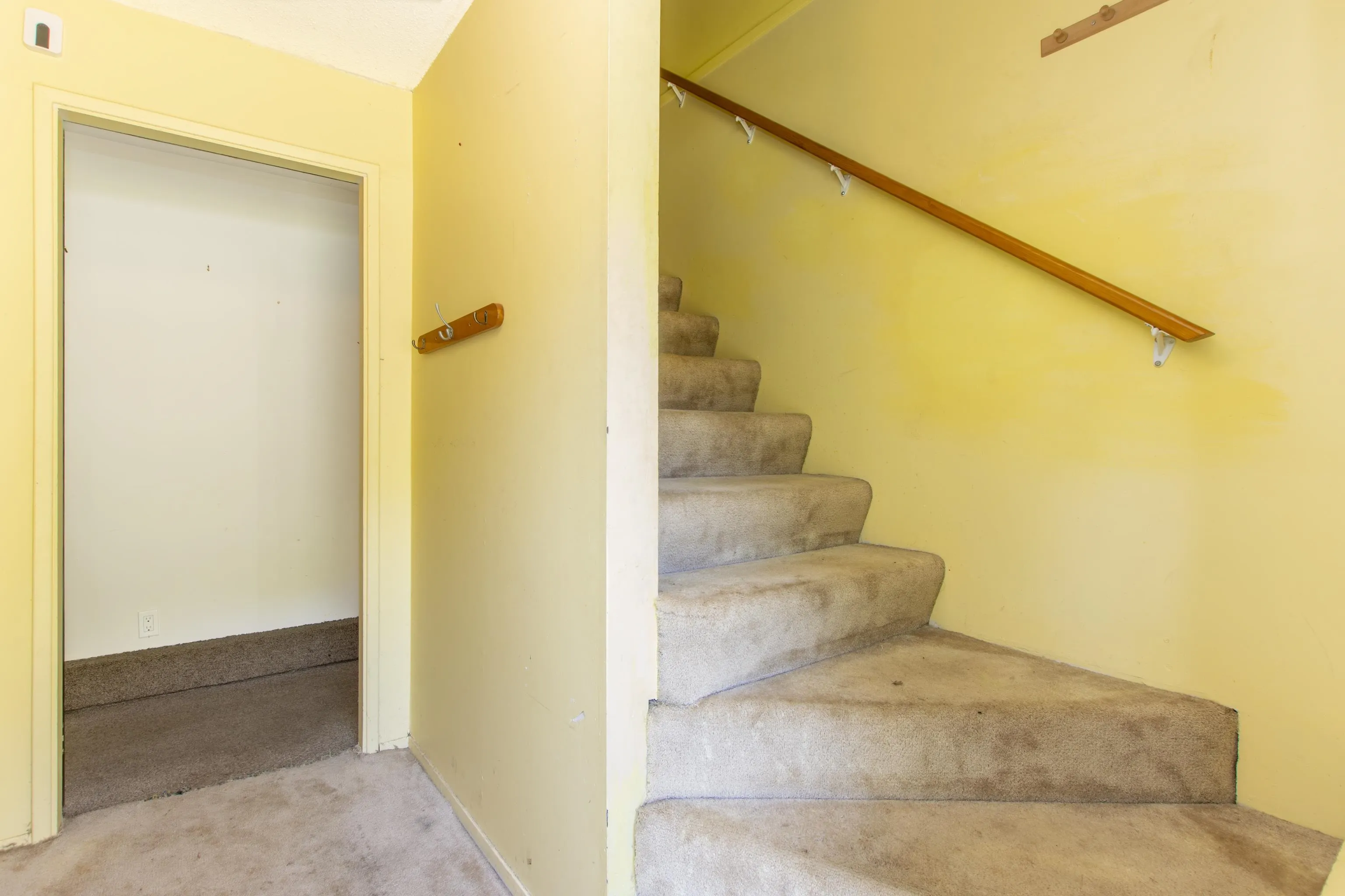 38183 Lombardy Crescent
