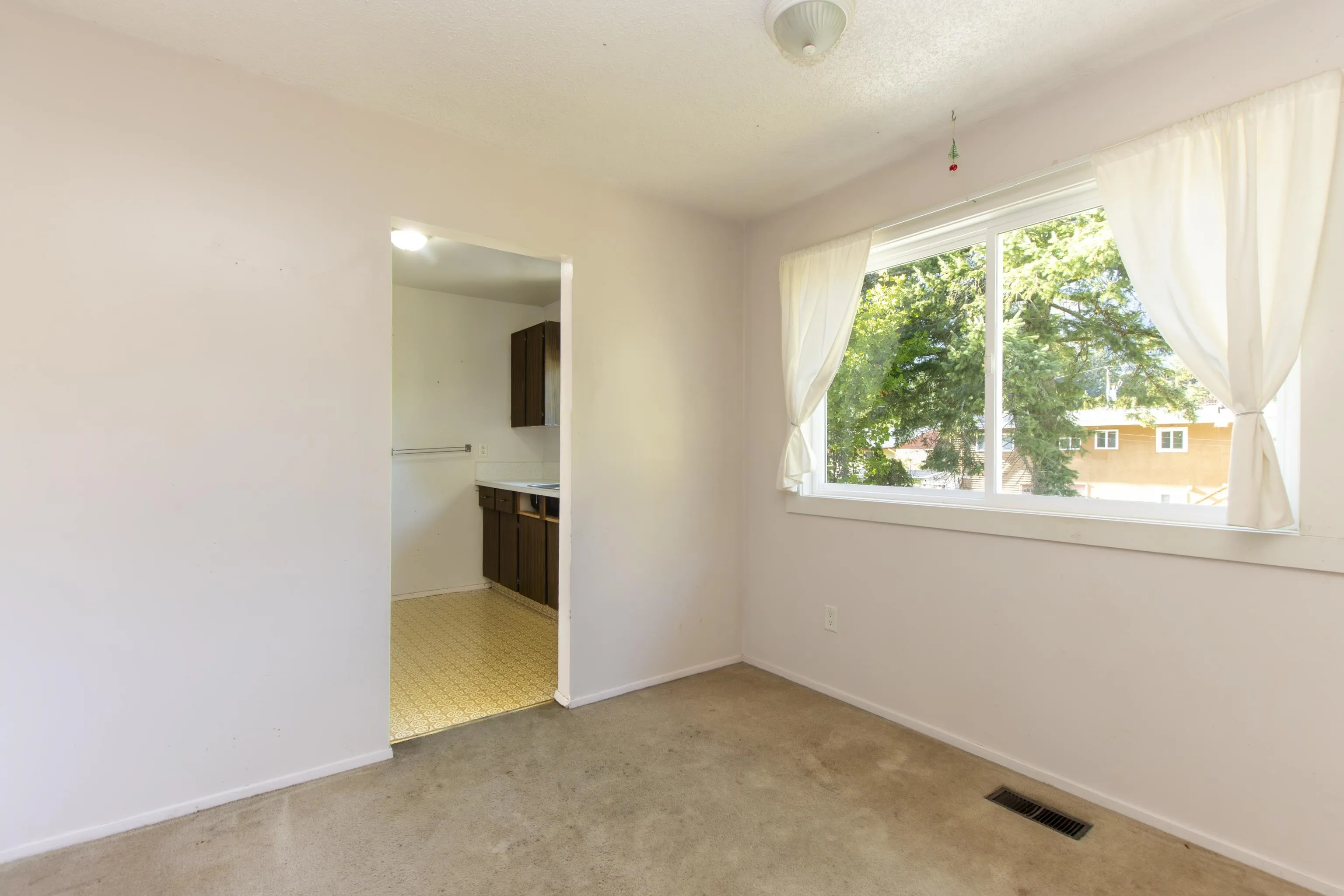 38183 Lombardy Crescent
