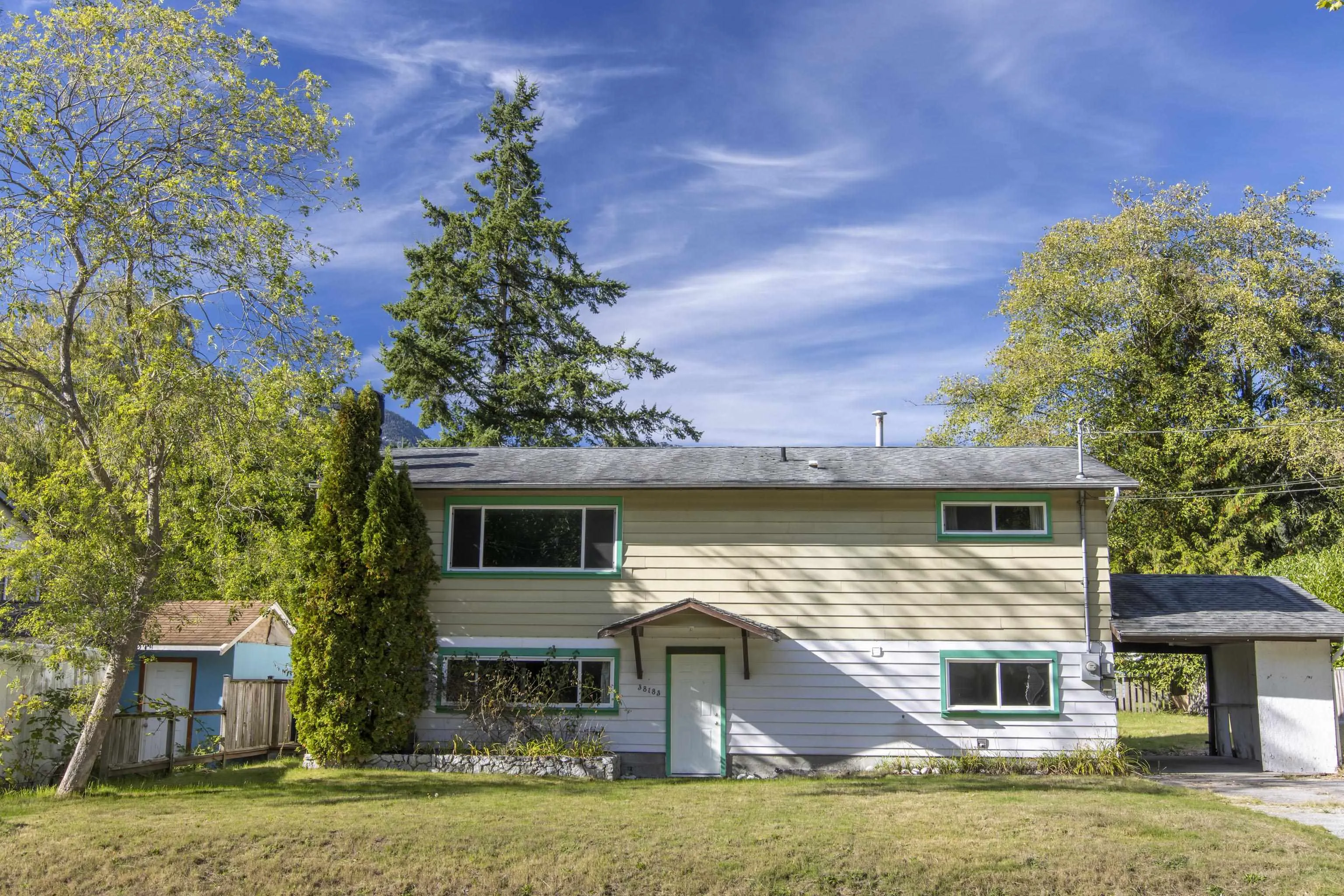 38183 Lombardy Crescent