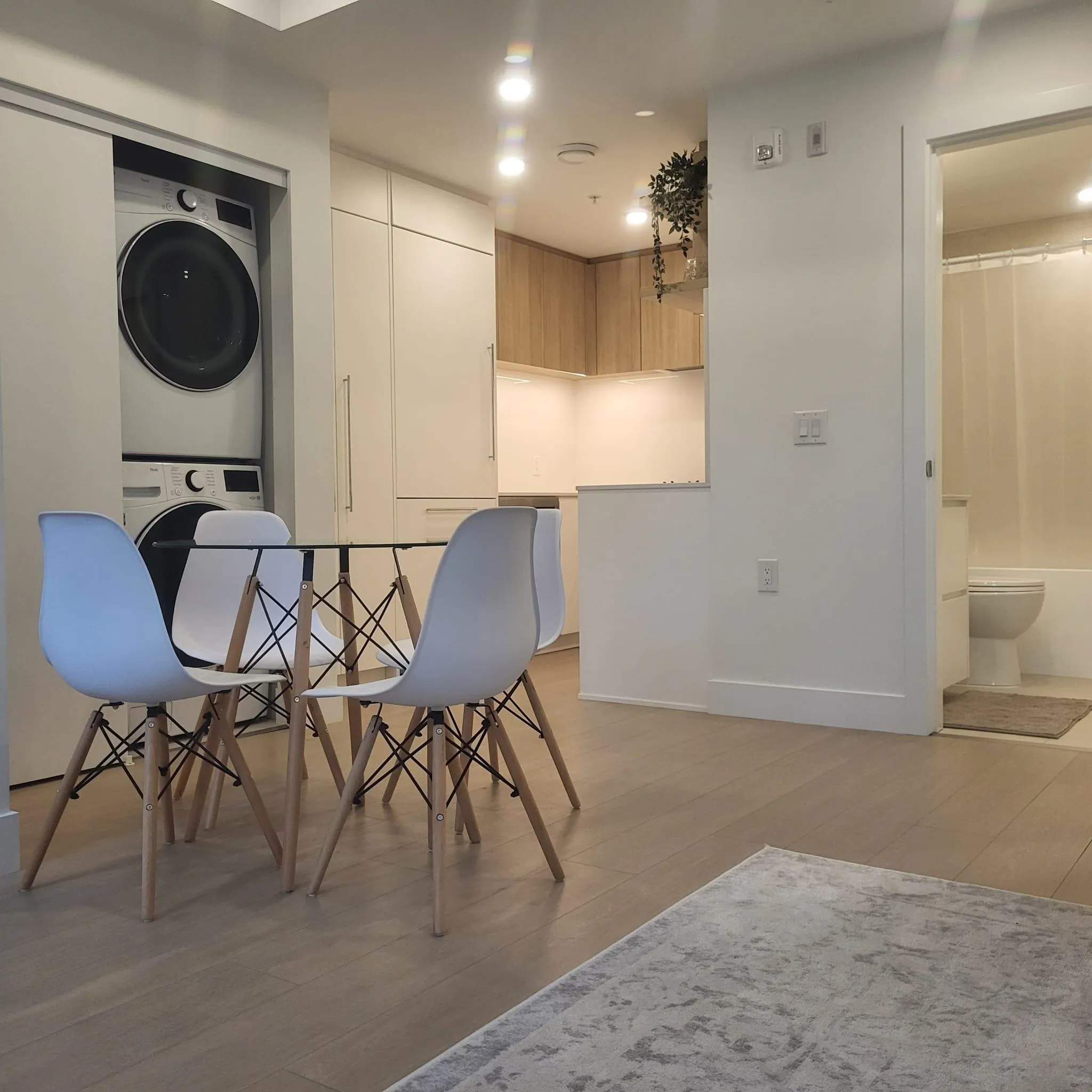 922 W 49th Avenue