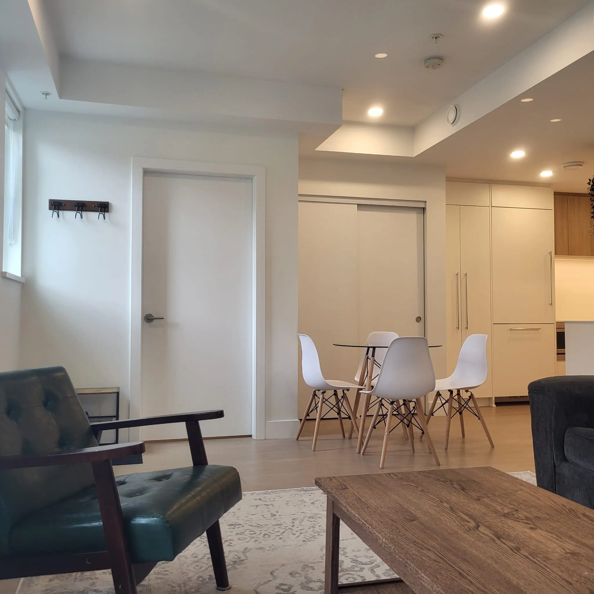 922 W 49th Avenue