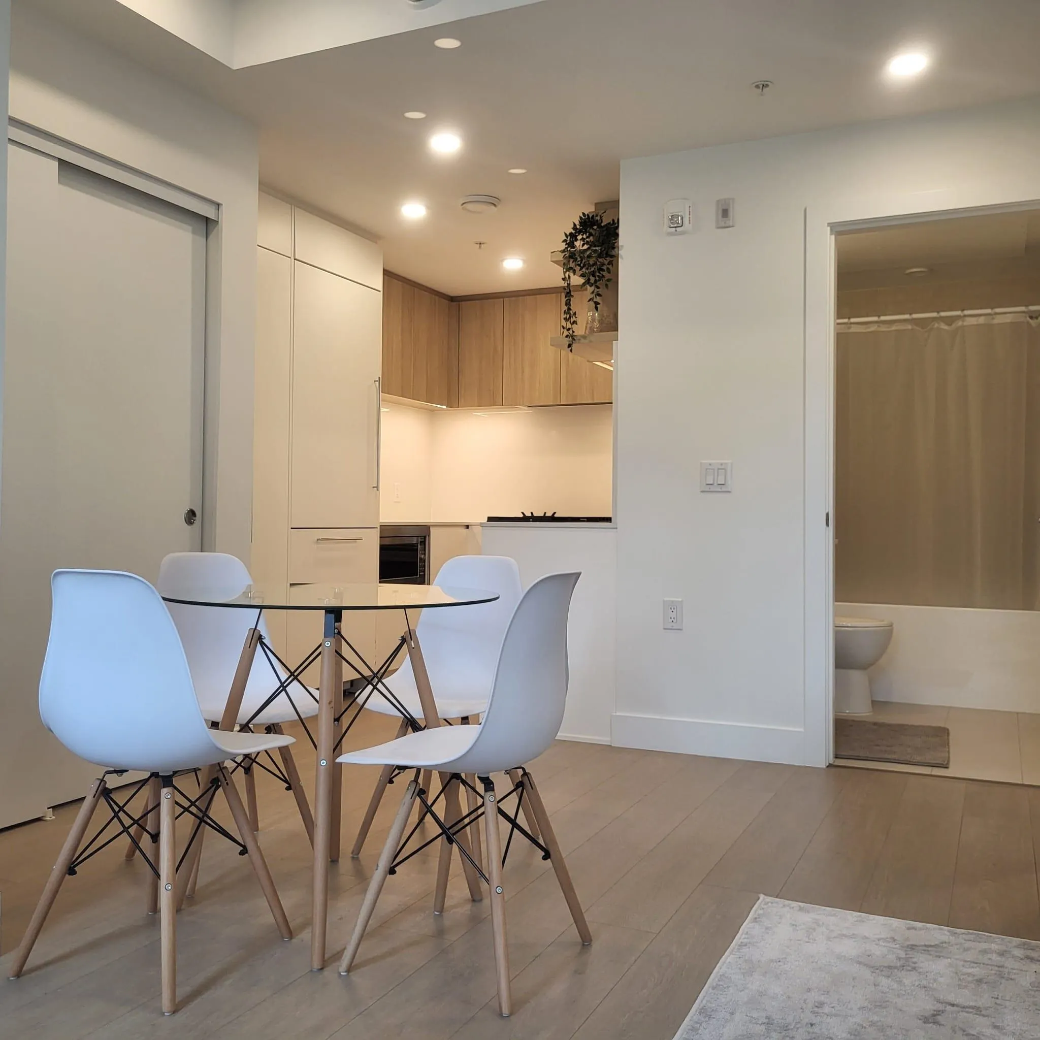 922 W 49th Avenue