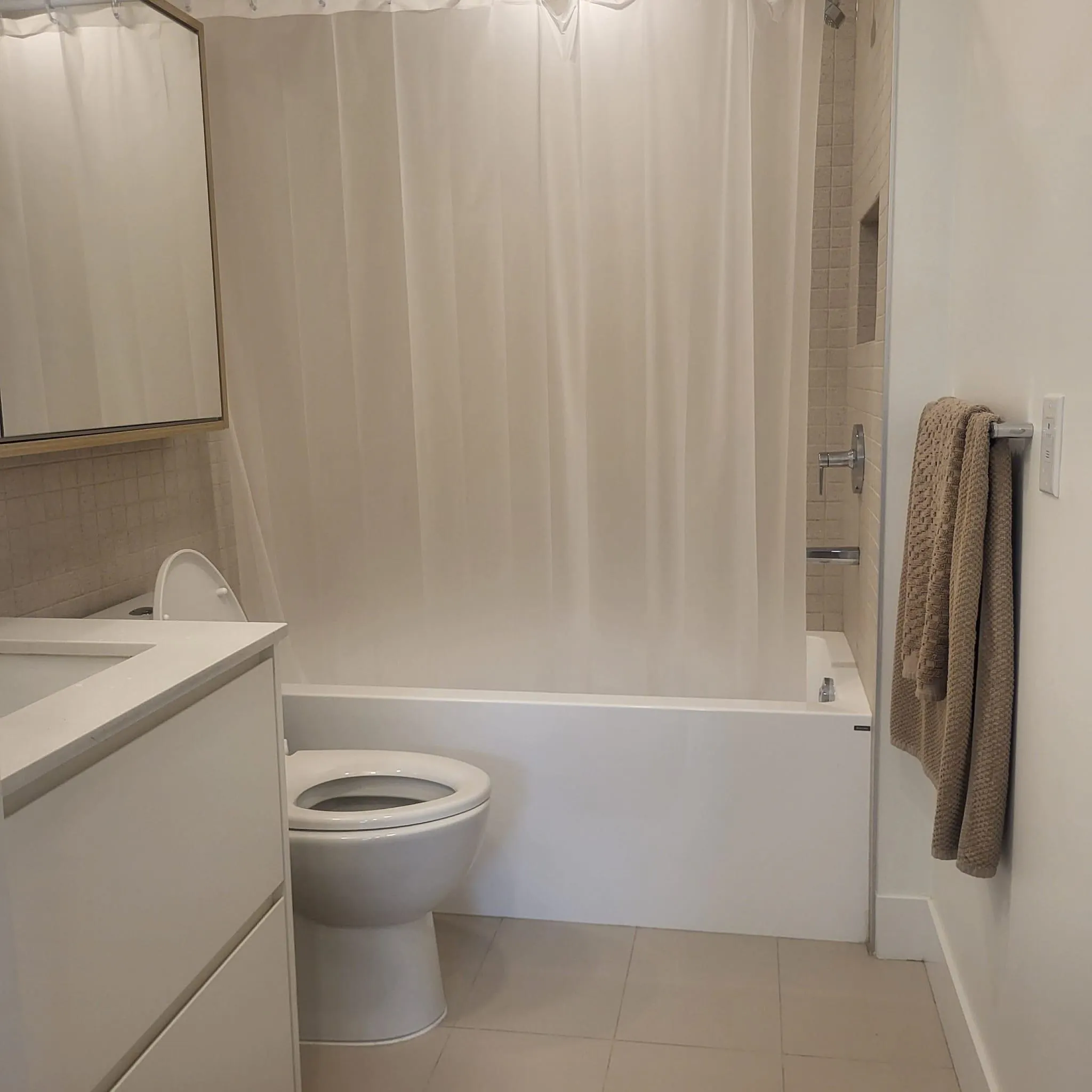 922 W 49th Avenue