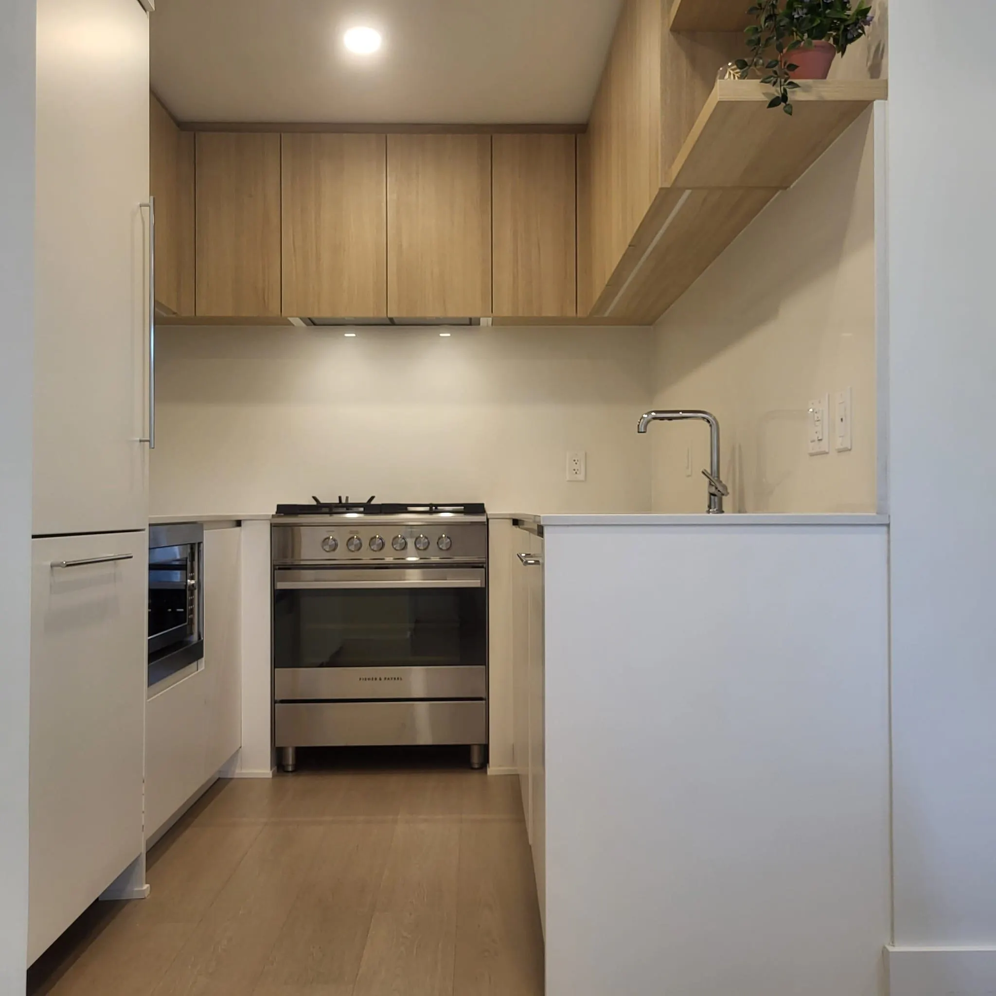 922 W 49th Avenue