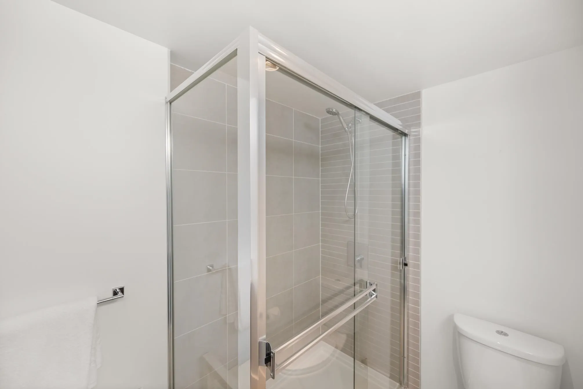 1610 668 Columbia Street