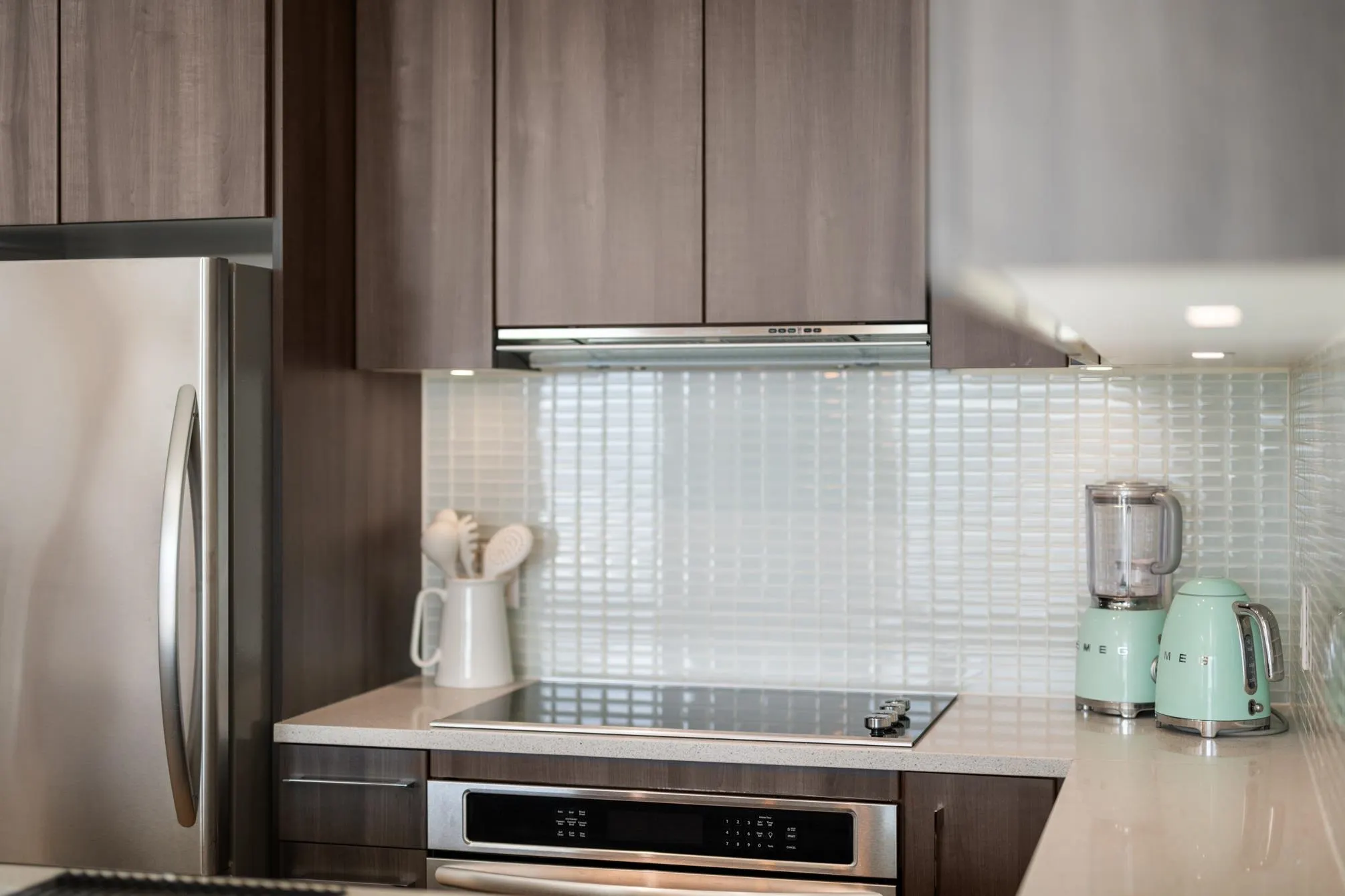 1610 668 Columbia Street