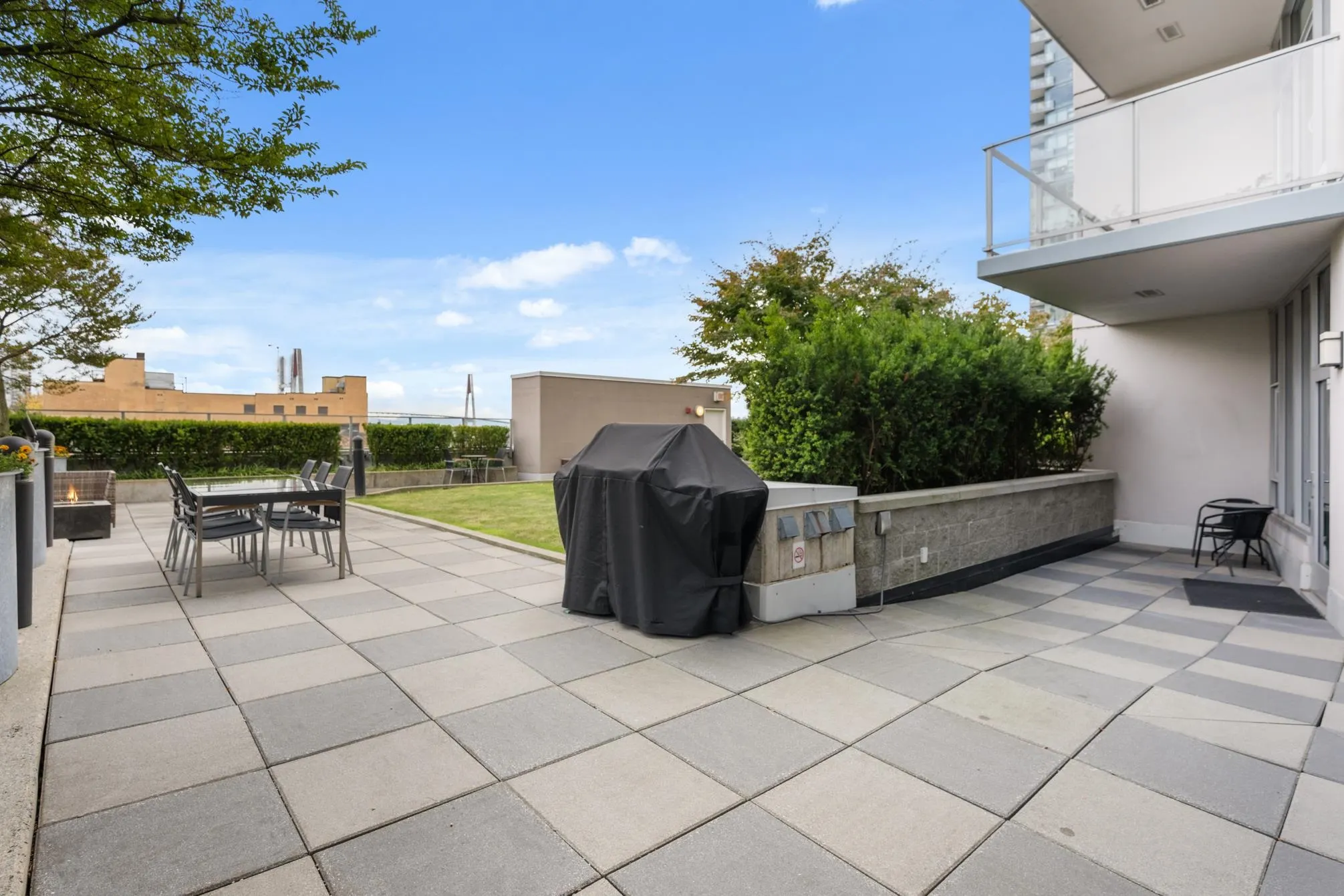 1610 668 Columbia Street