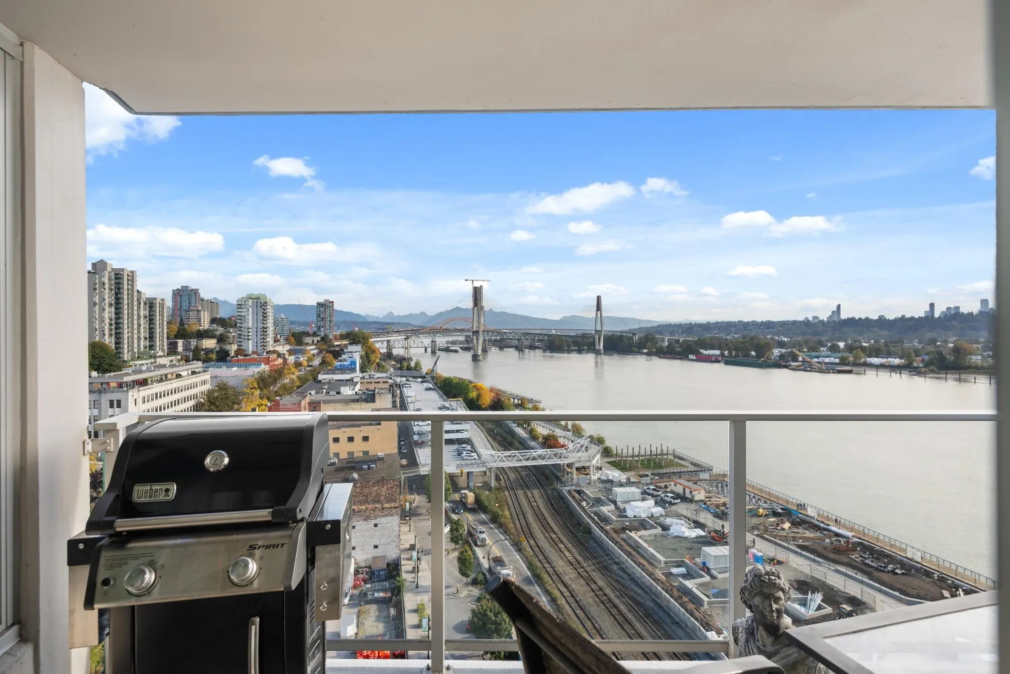 1610 668 Columbia Street