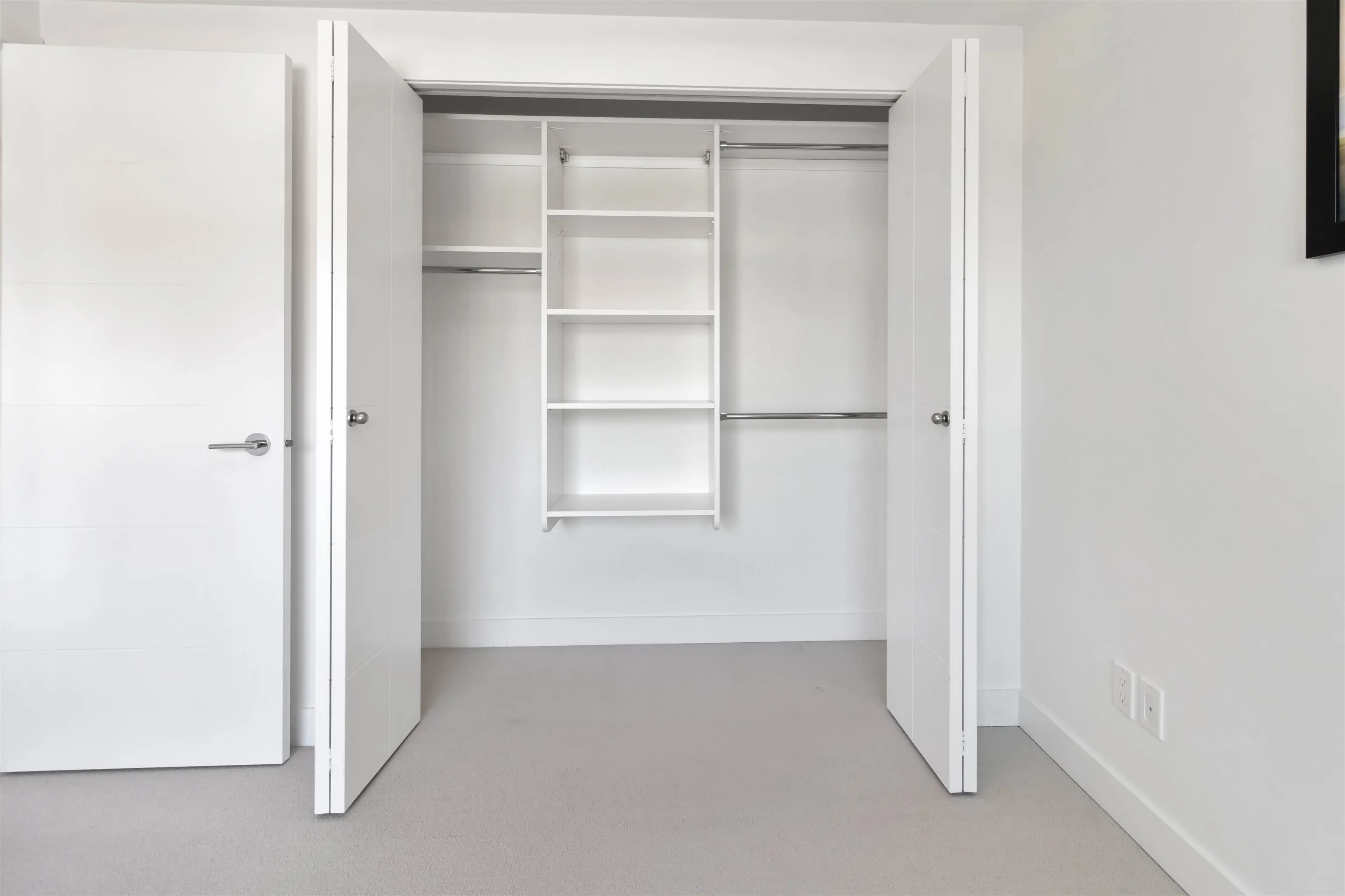 303 5688 Hastings Street