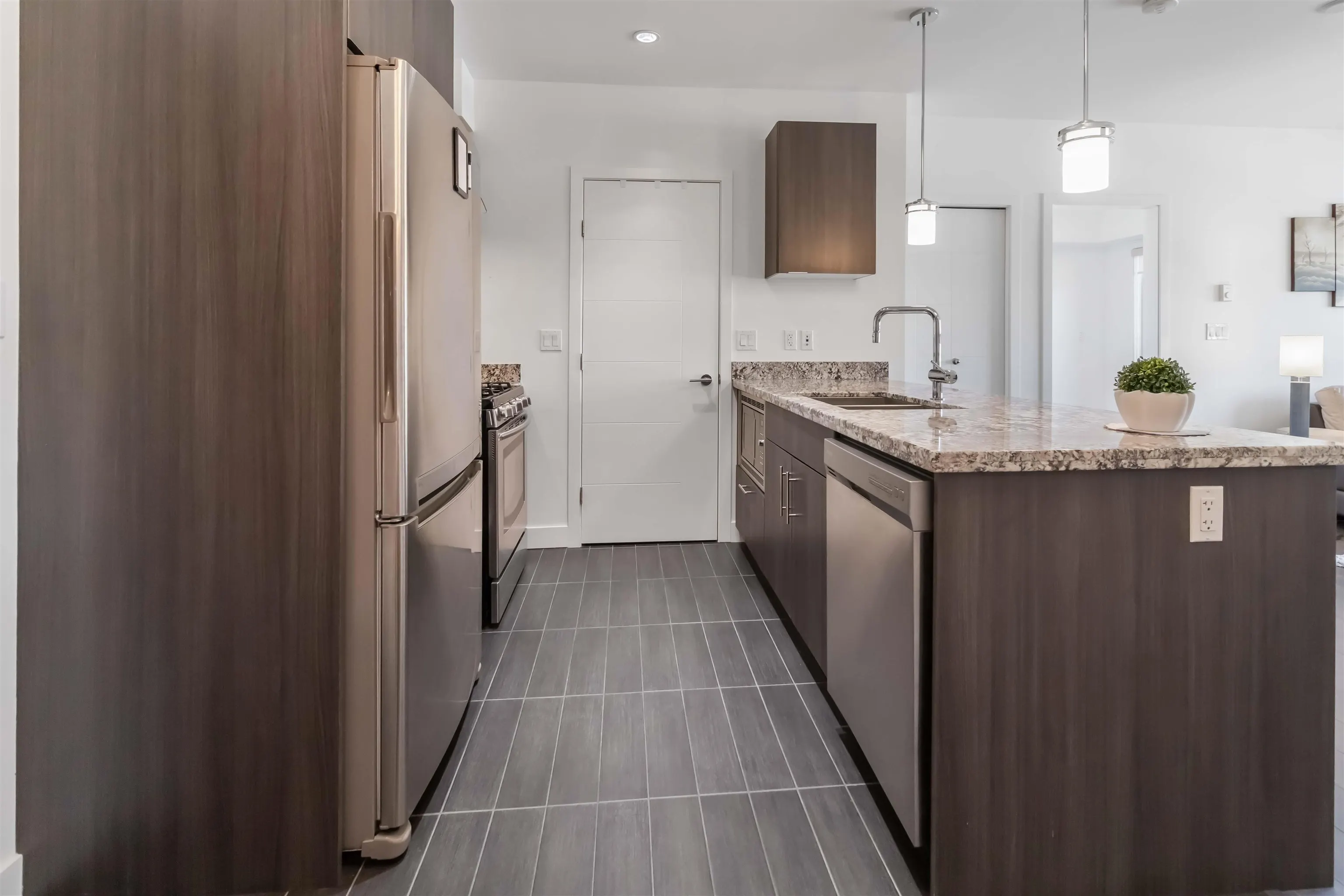 303 5688 Hastings Street