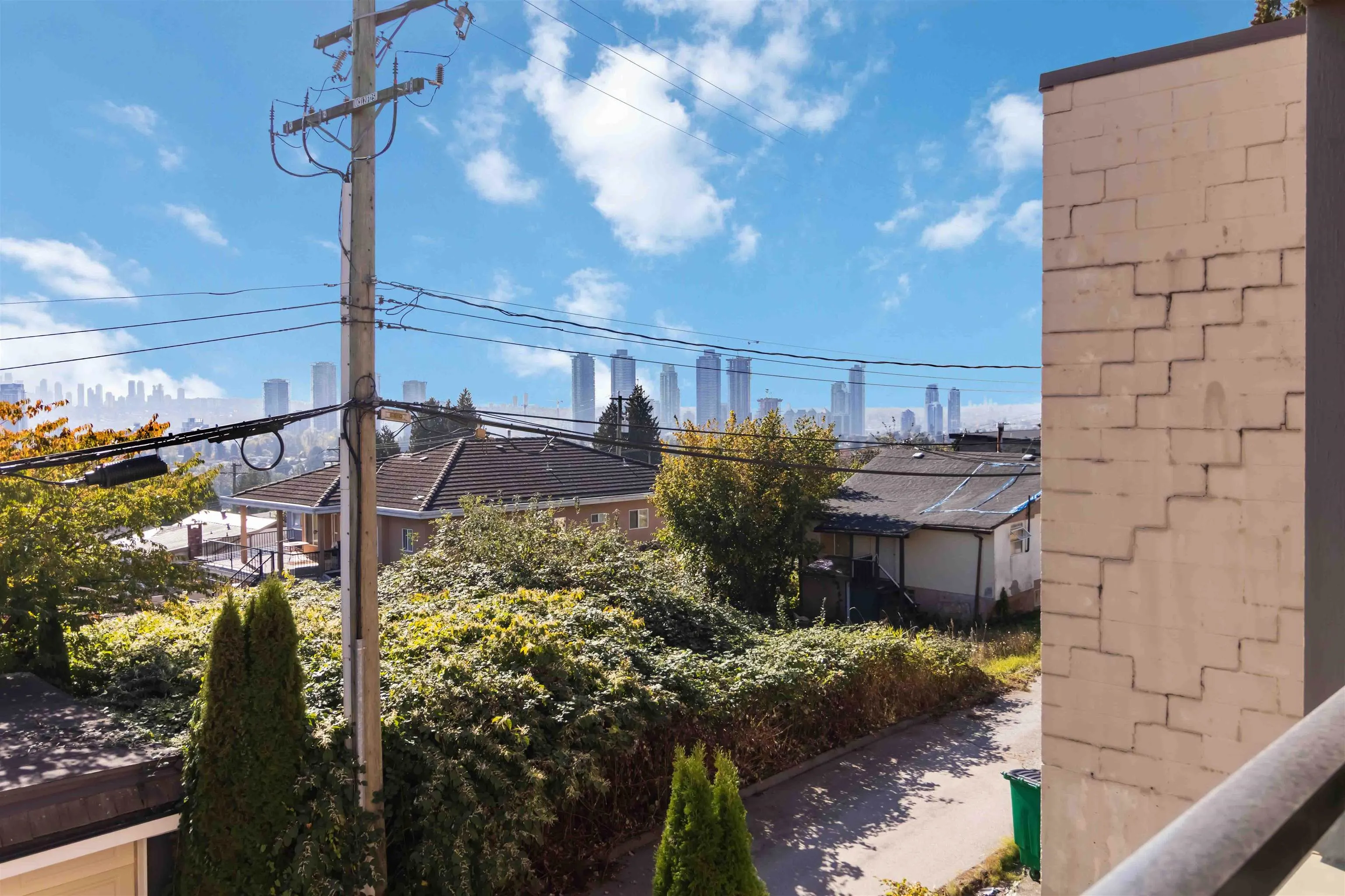 303 5688 Hastings Street