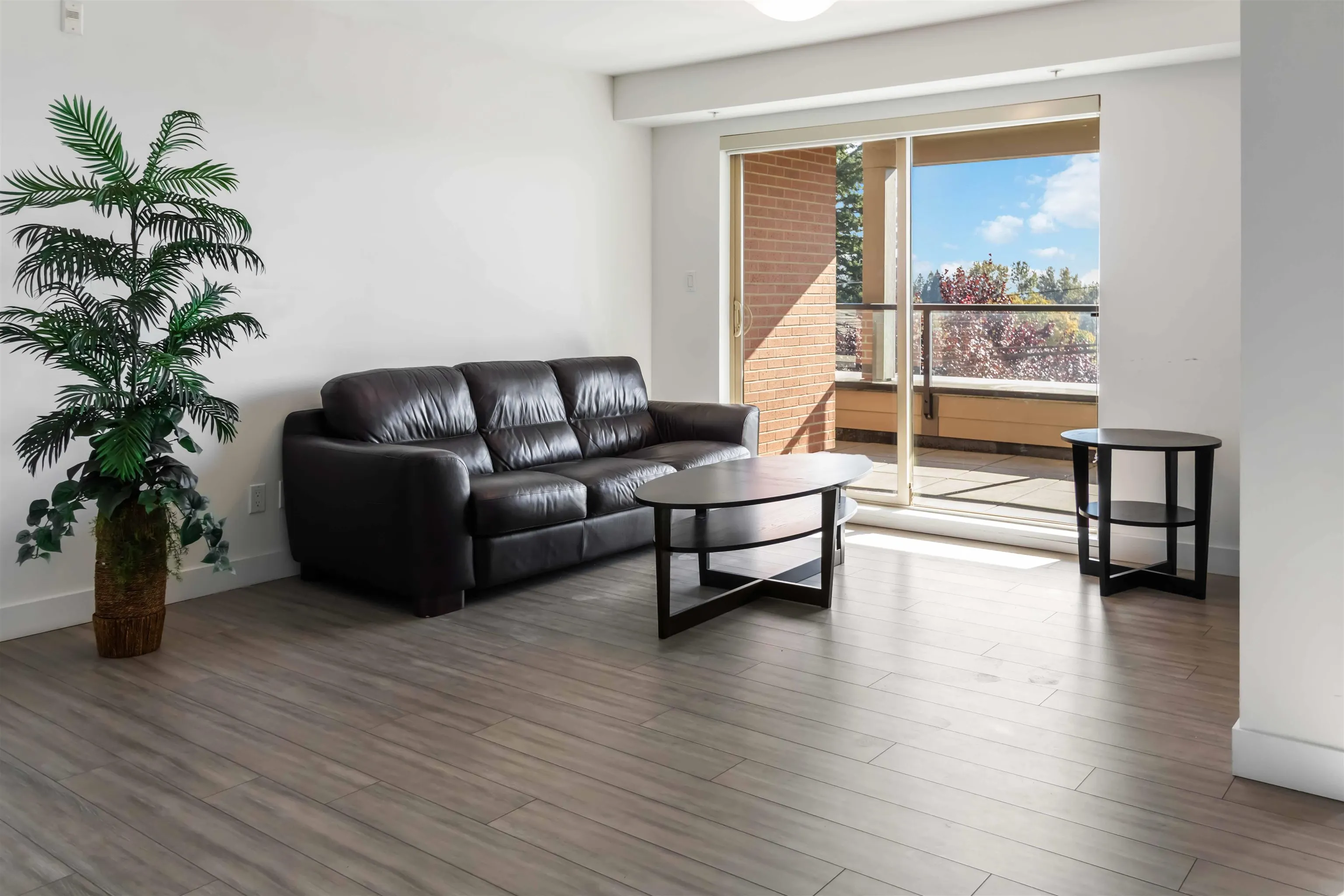 303 5688 Hastings Street
