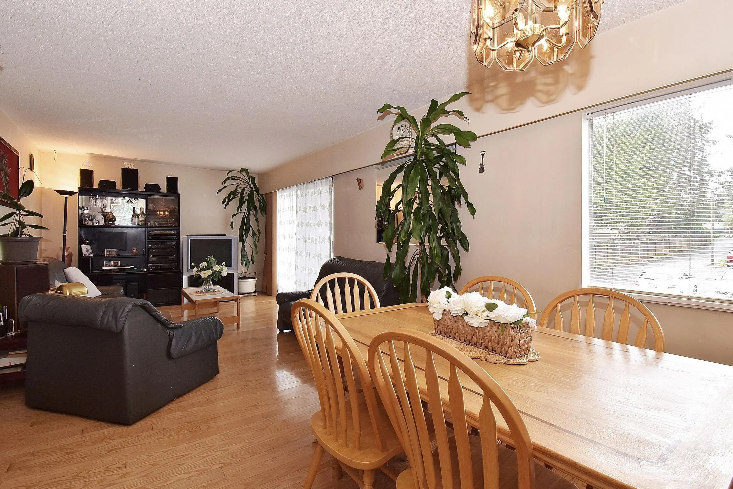 281C 8635 120 Street