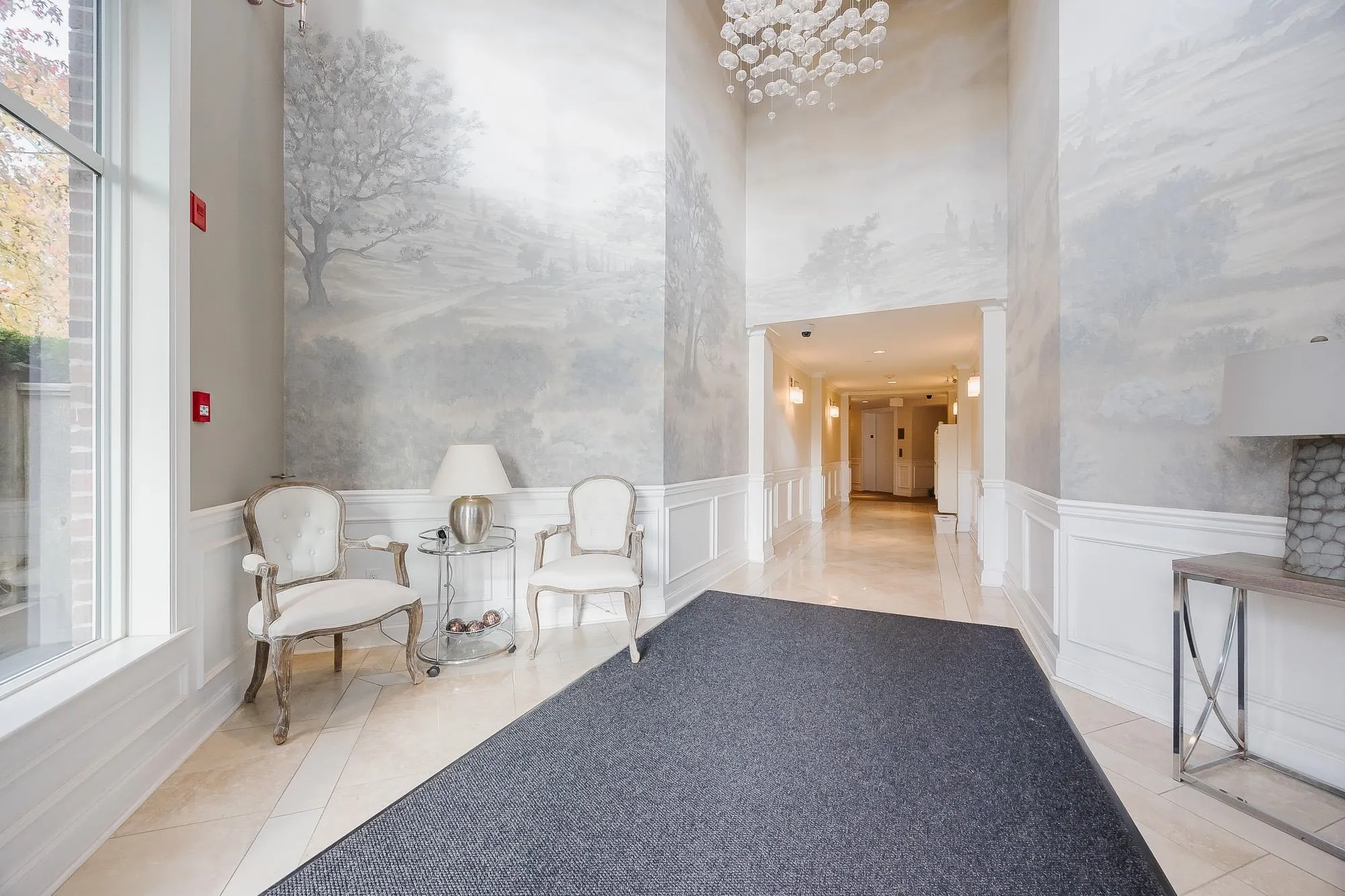 305 15357 Roper Avenue