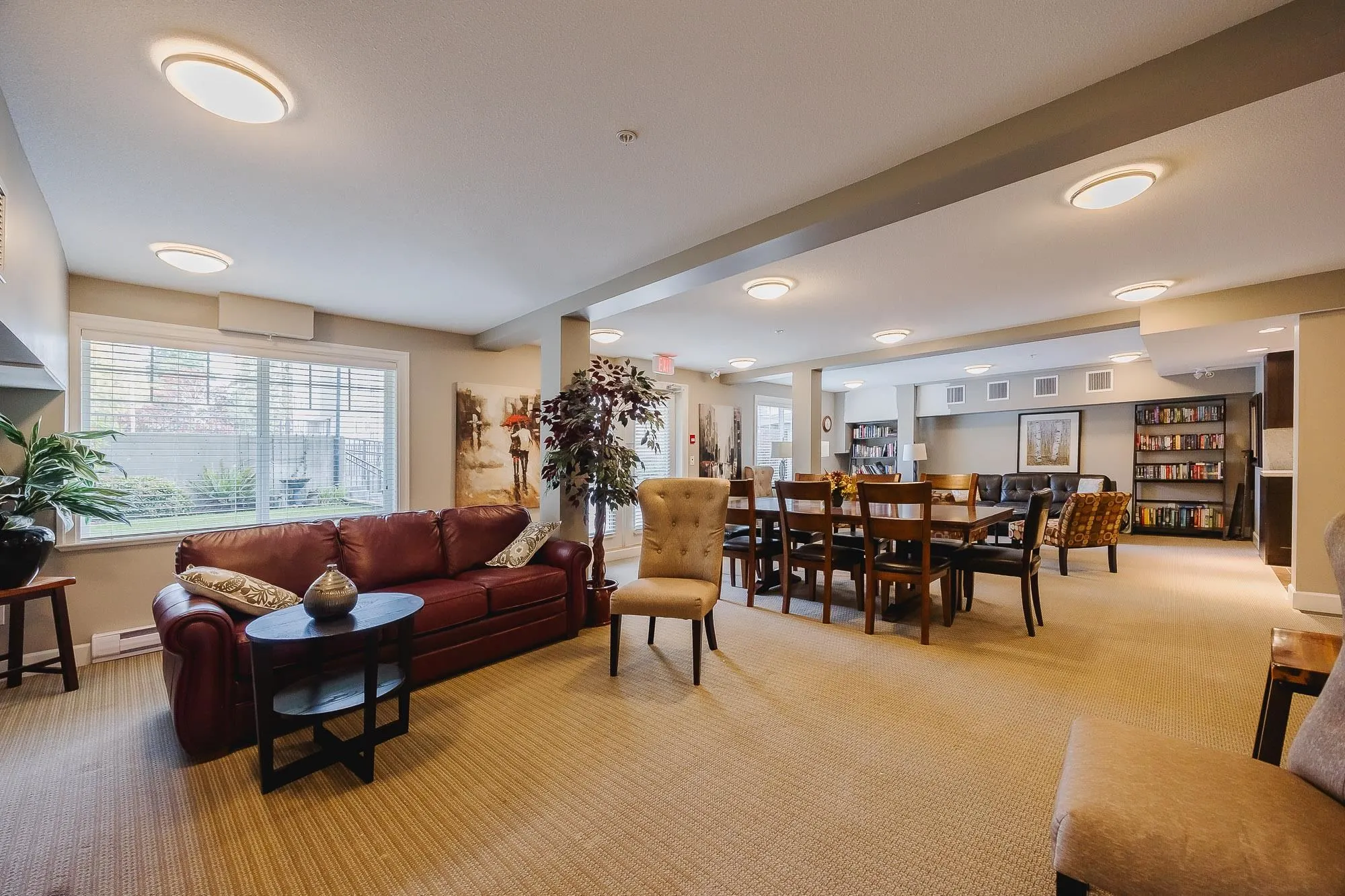 305 15357 Roper Avenue