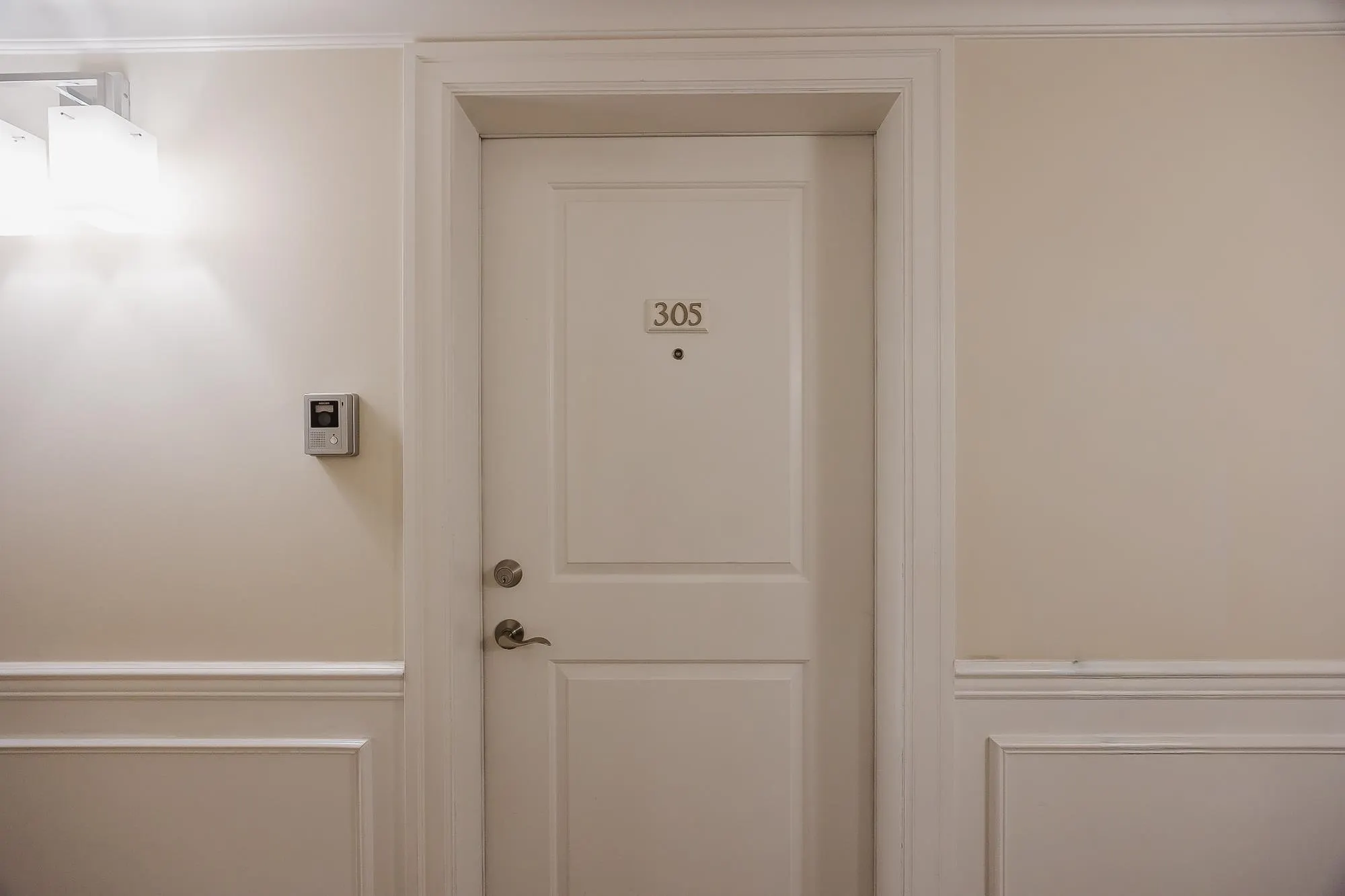 305 15357 Roper Avenue