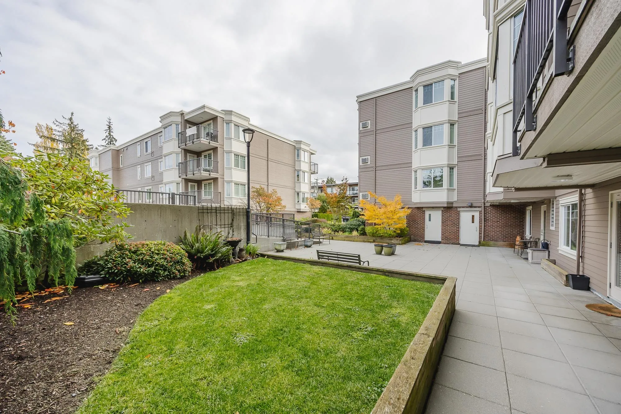 305 15357 Roper Avenue