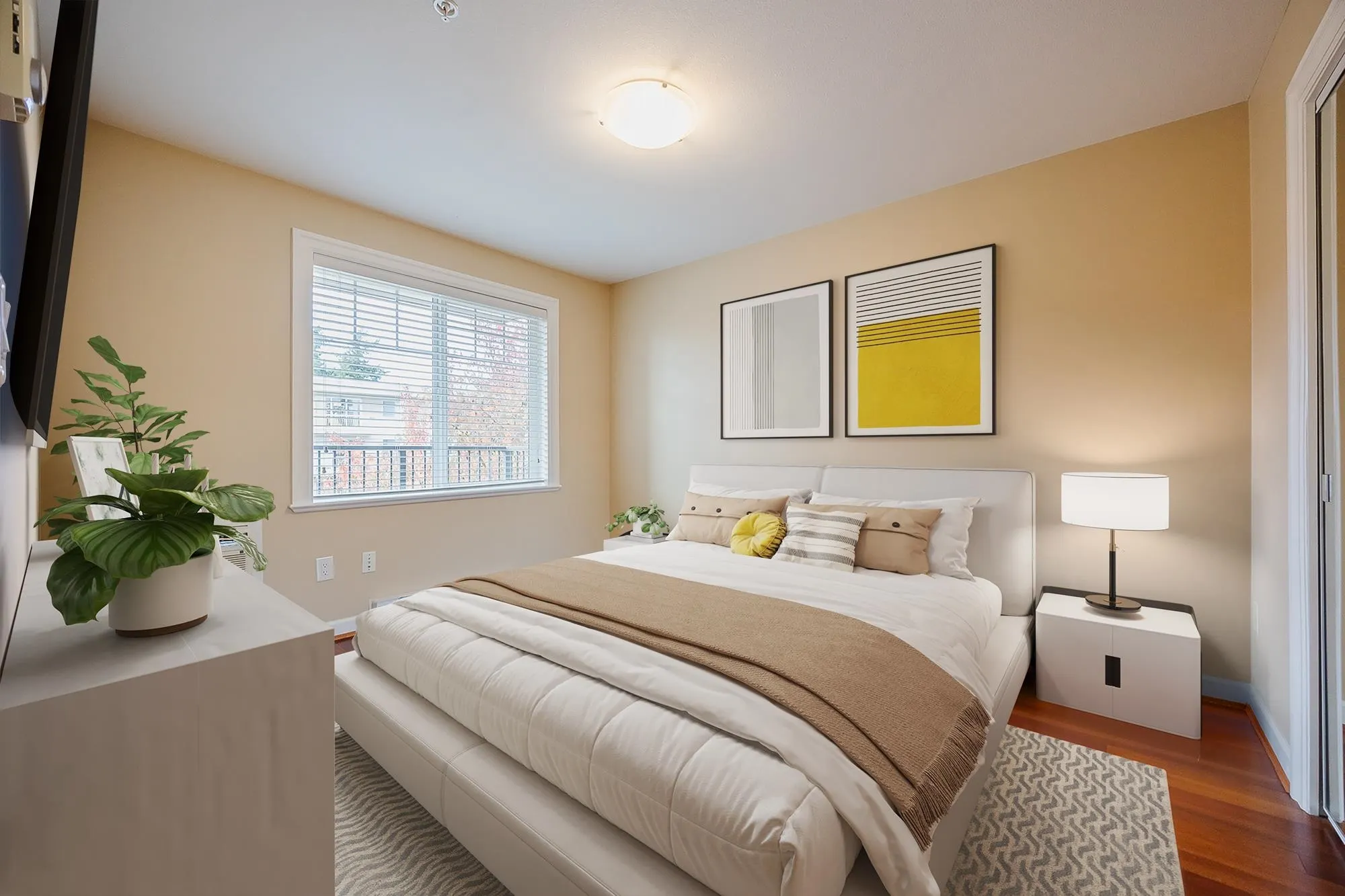 305 15357 Roper Avenue