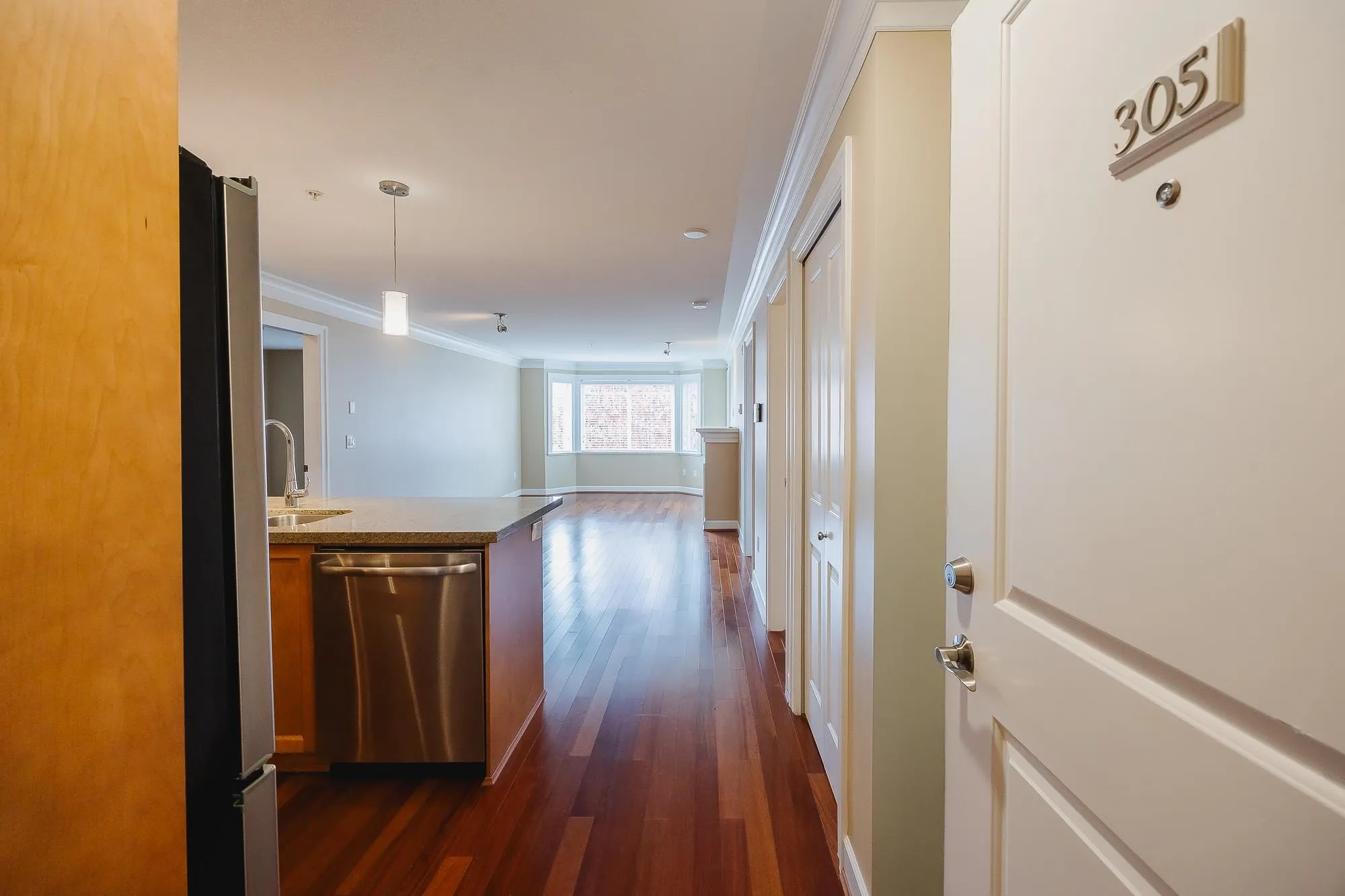 305 15357 Roper Avenue