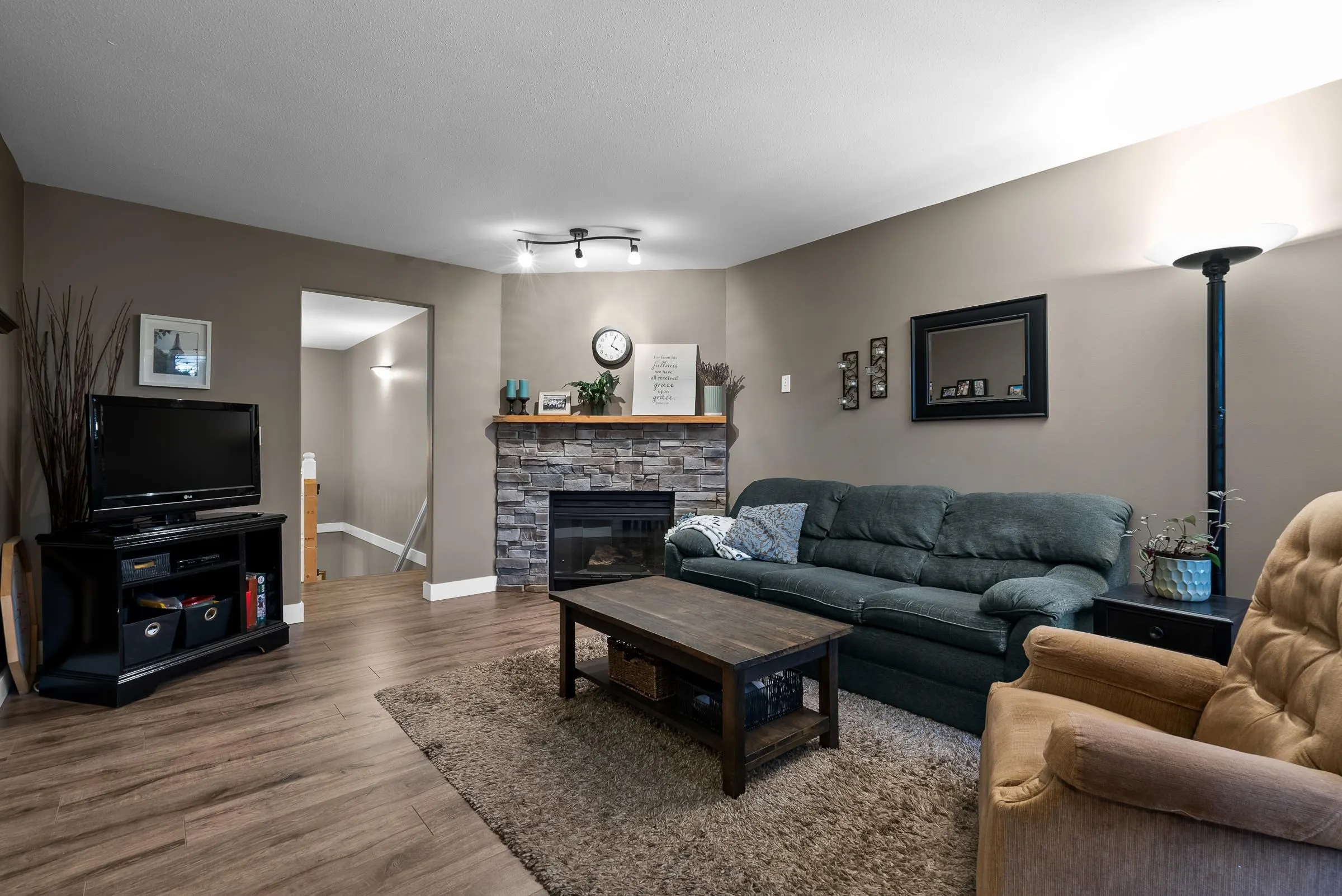 34946 Millar Crescent