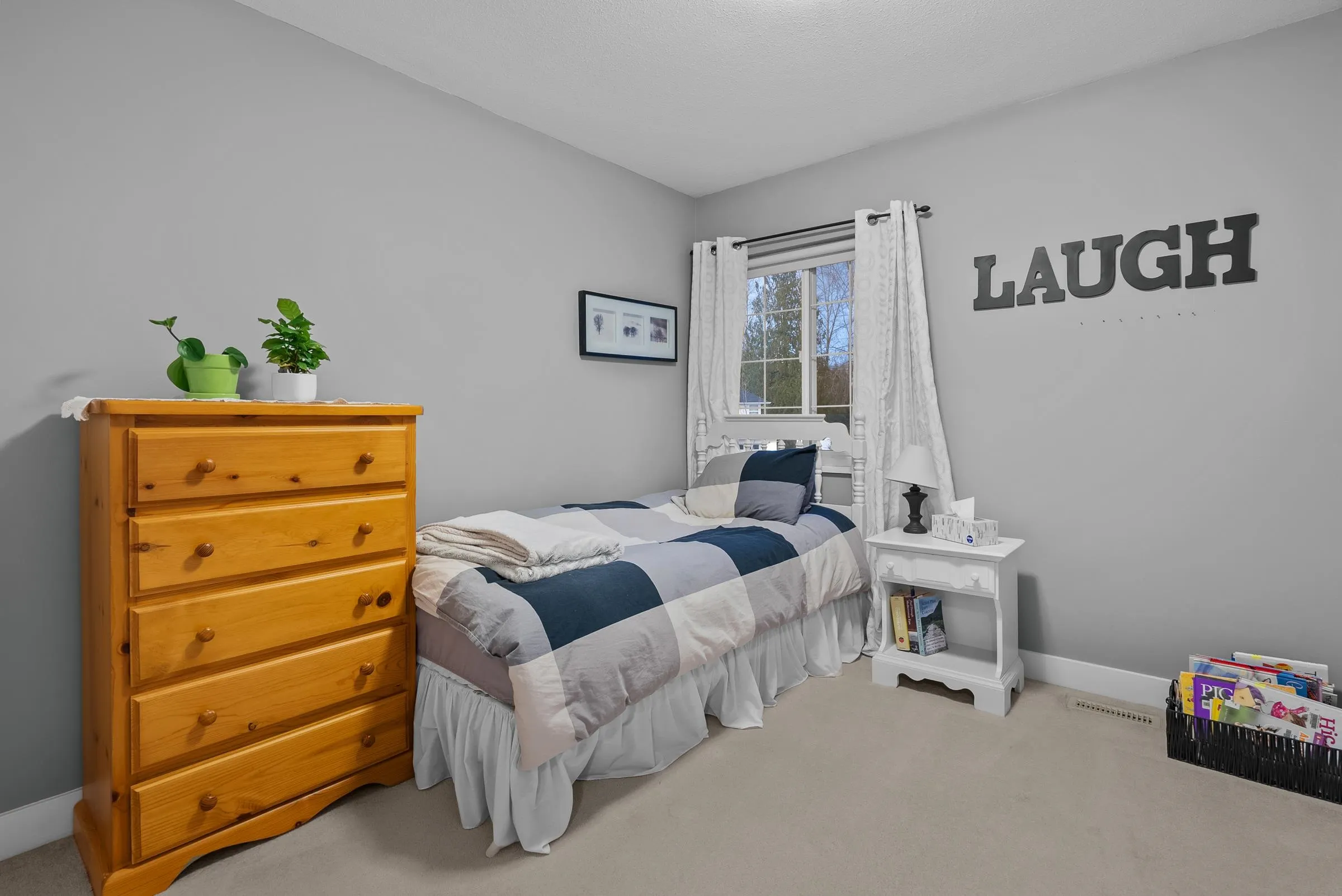 34946 Millar Crescent