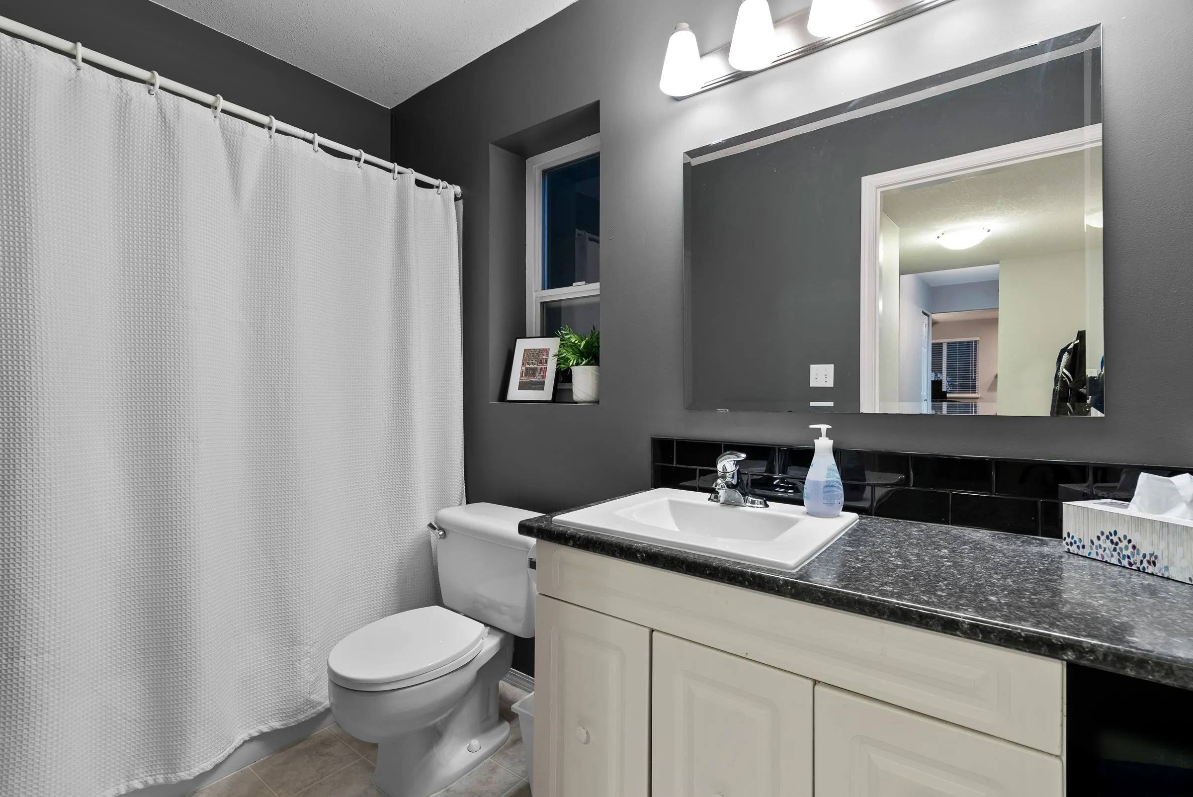 34946 Millar Crescent