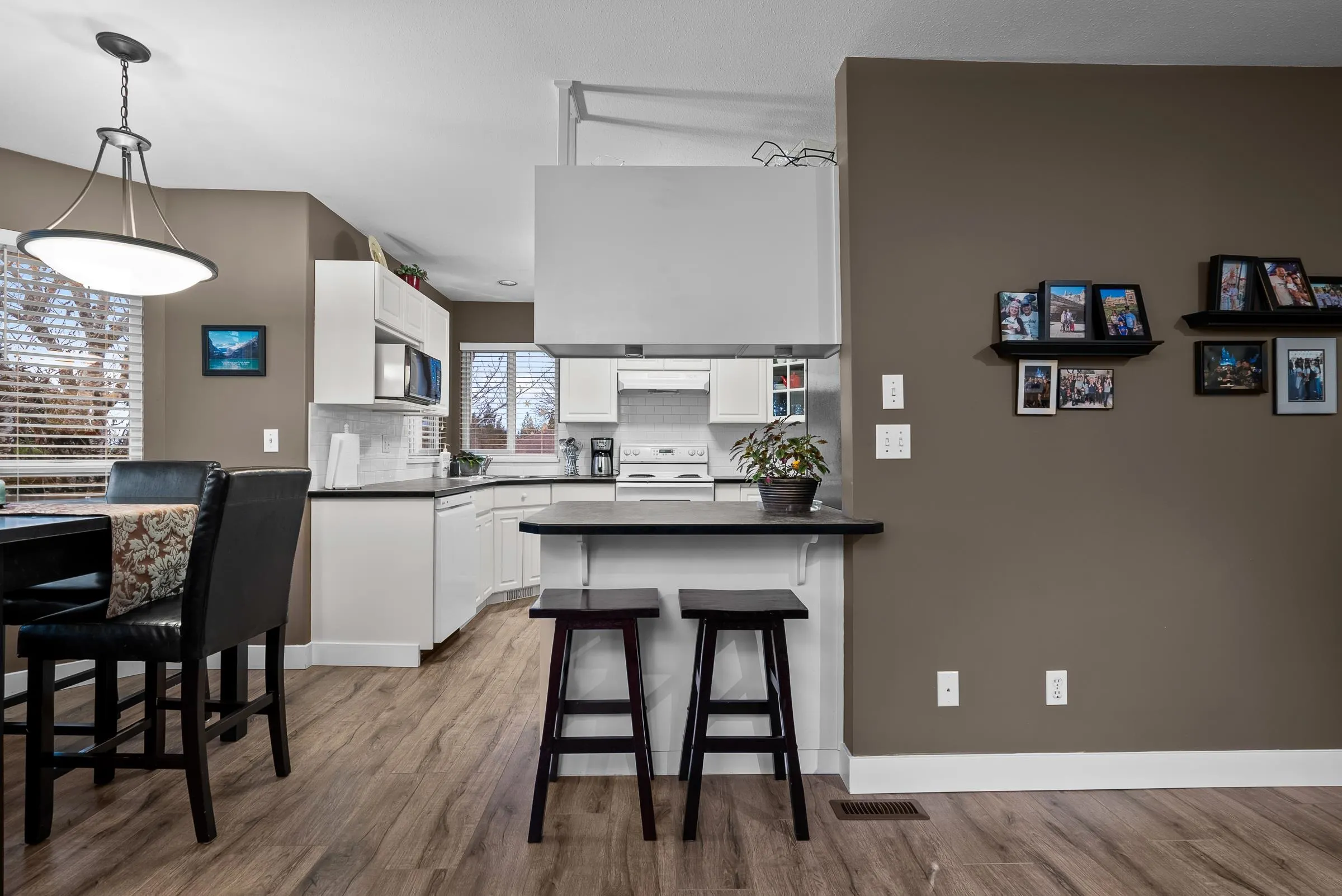 34946 Millar Crescent