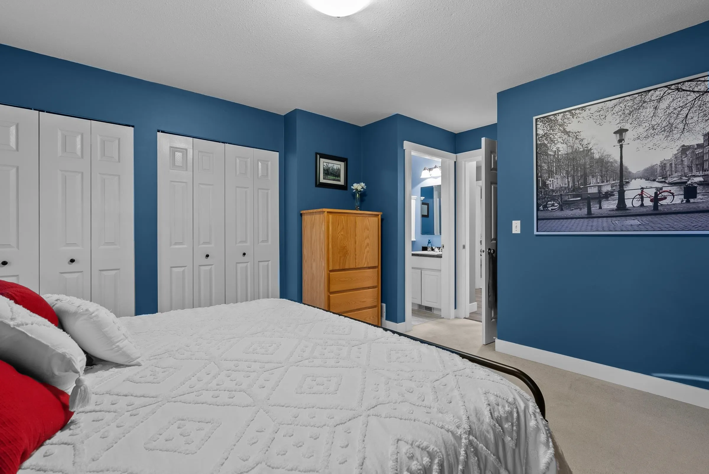 34946 Millar Crescent