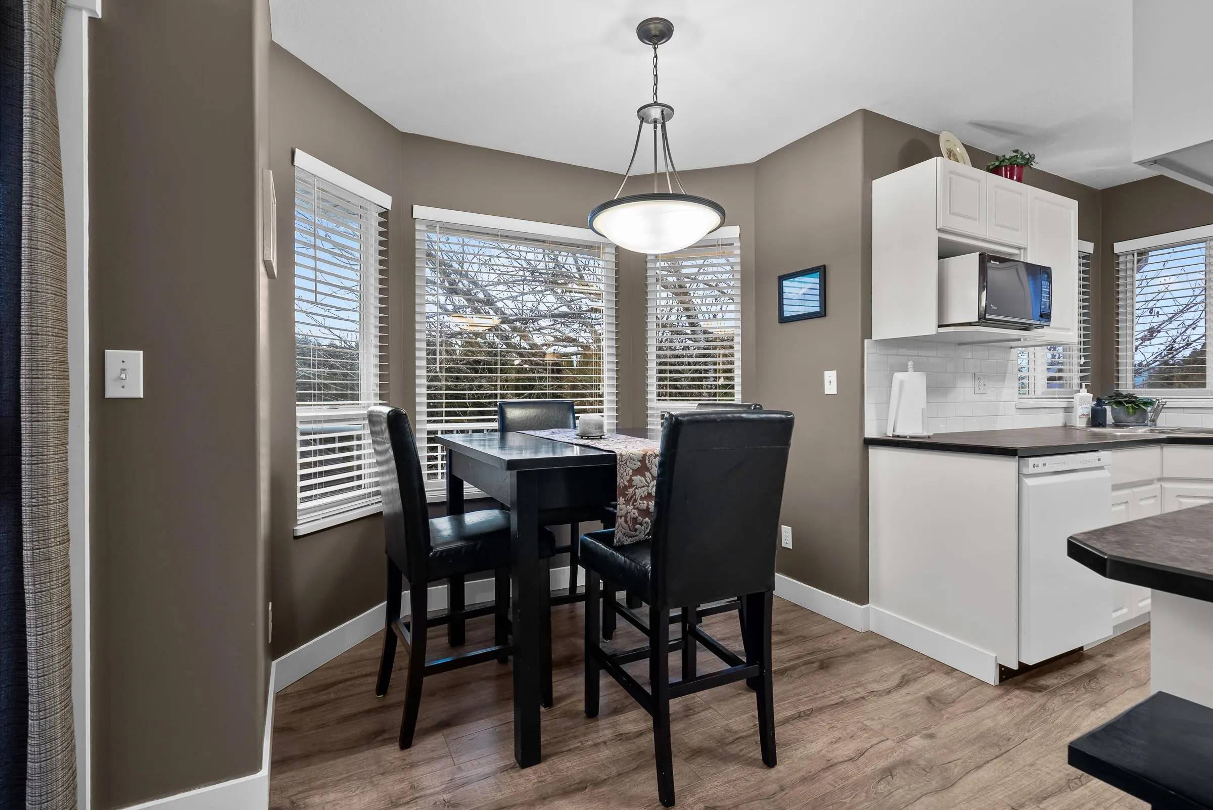 34946 Millar Crescent