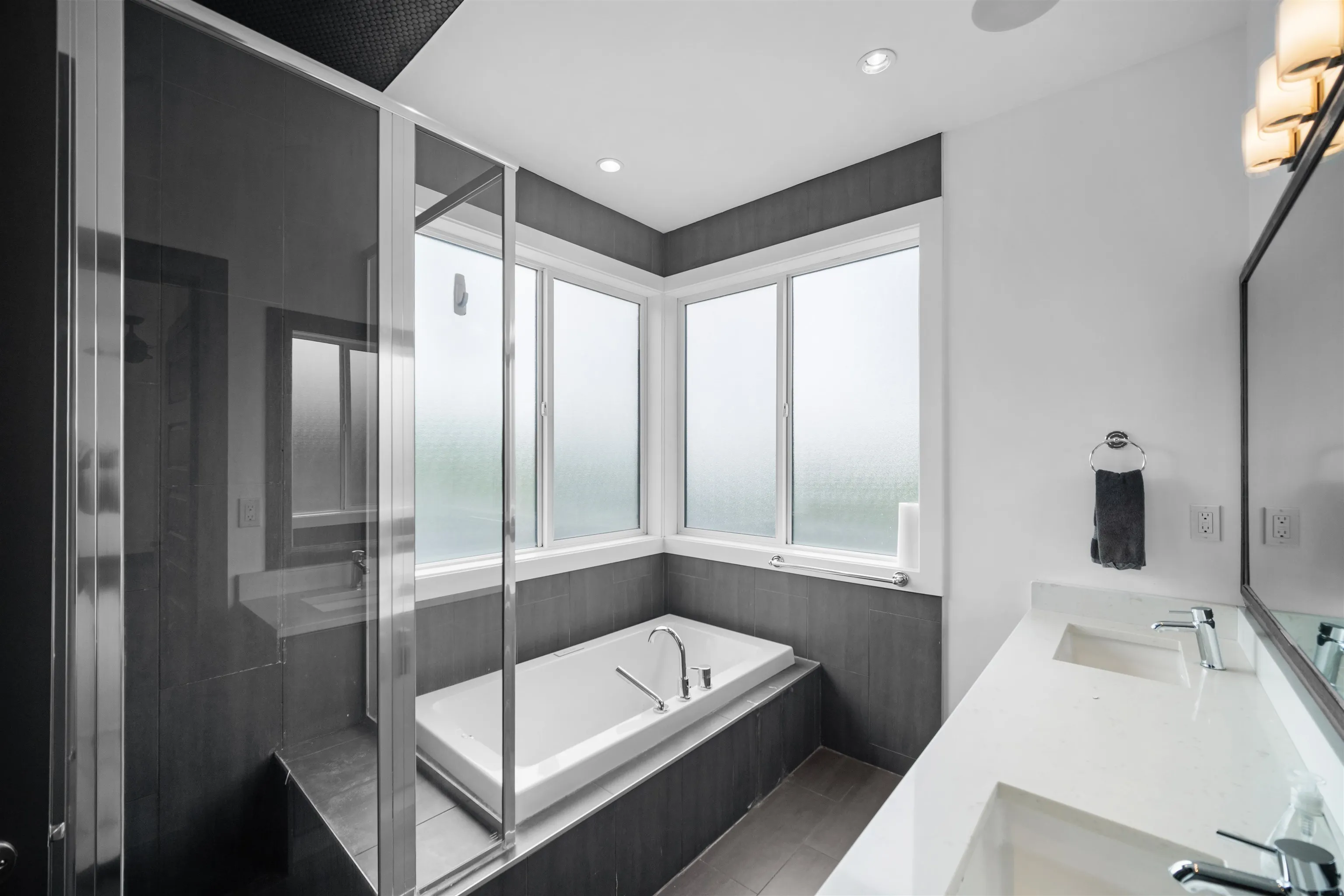 7493 Gatineau Place