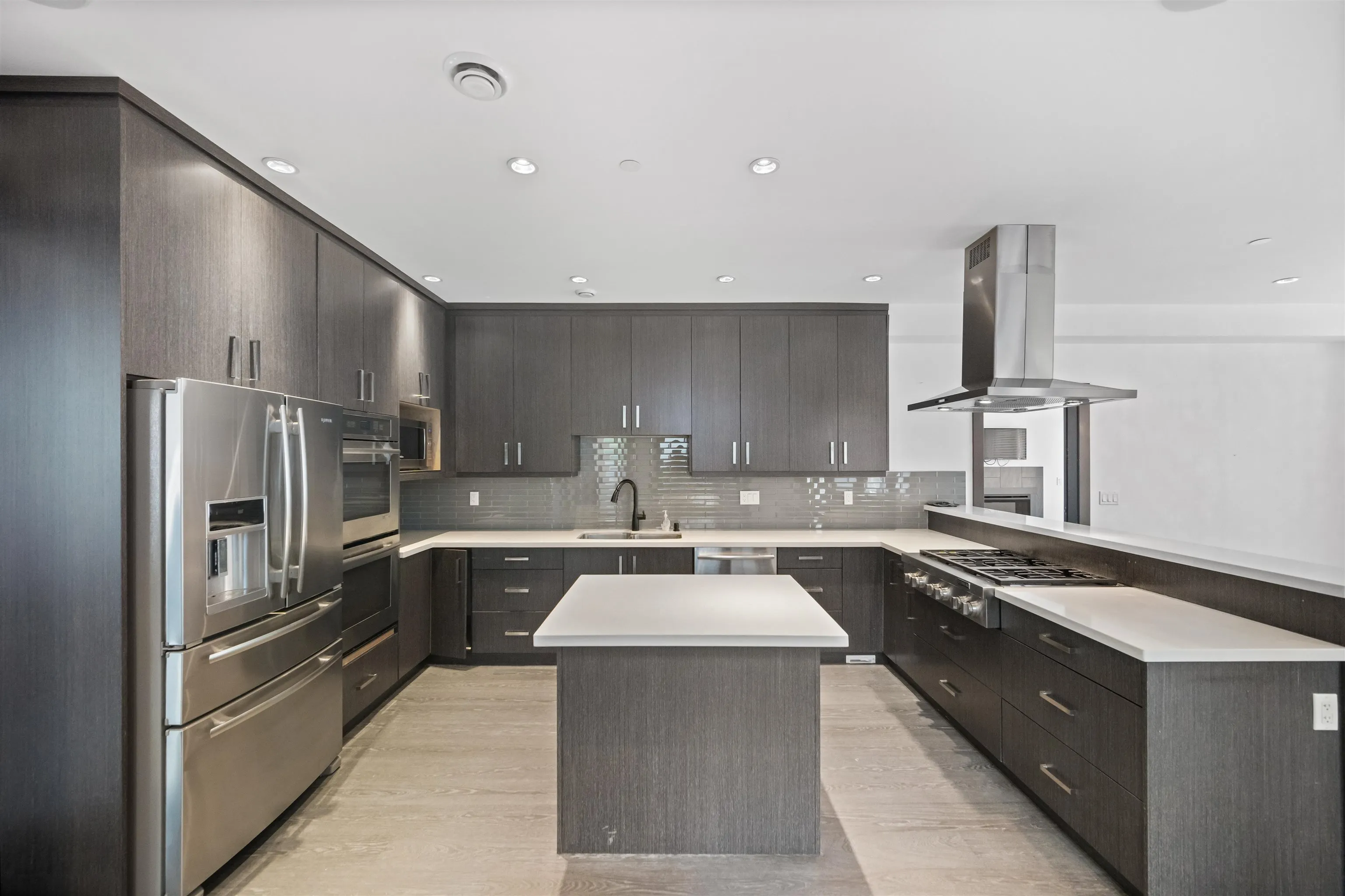 7493 Gatineau Place