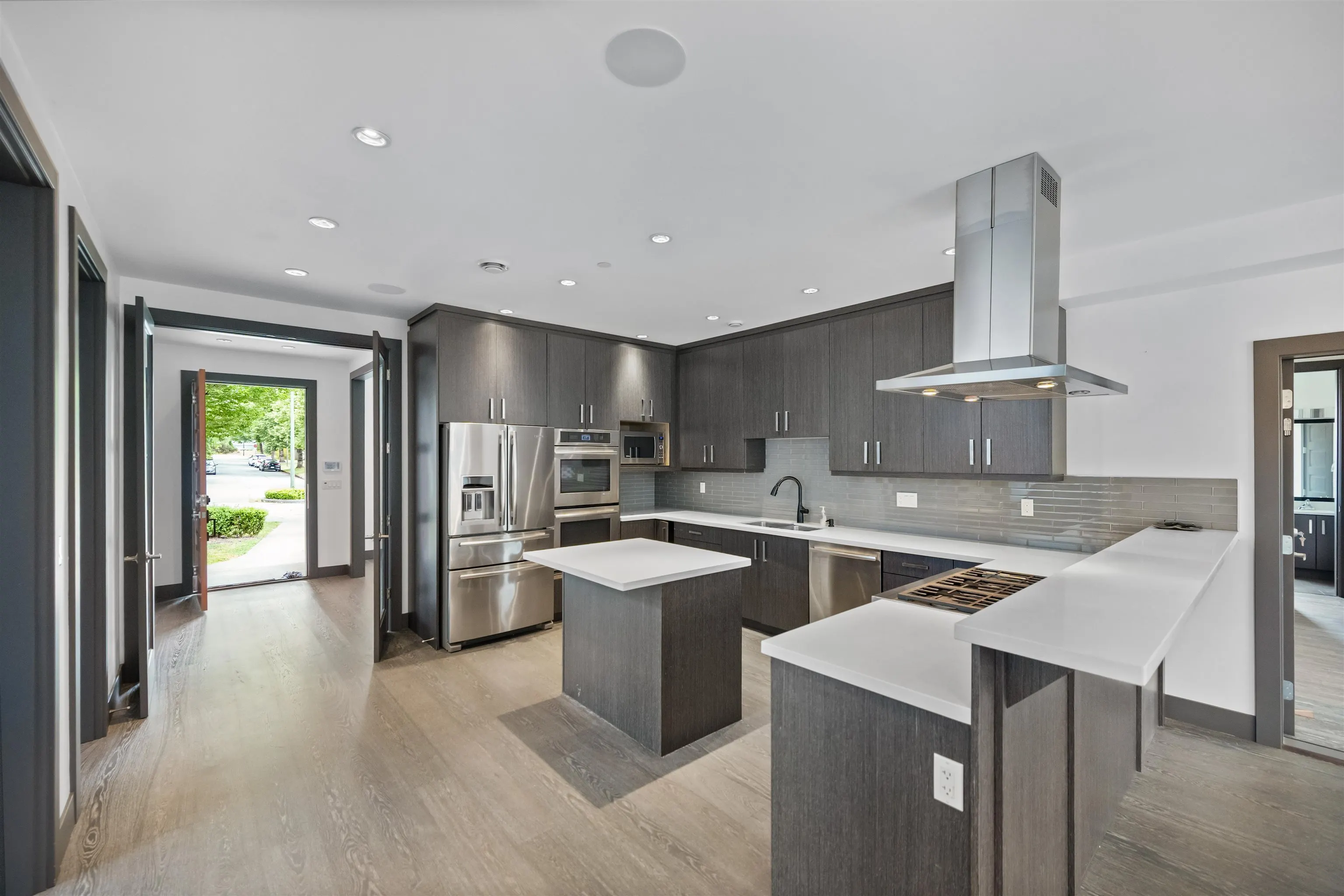 7493 Gatineau Place