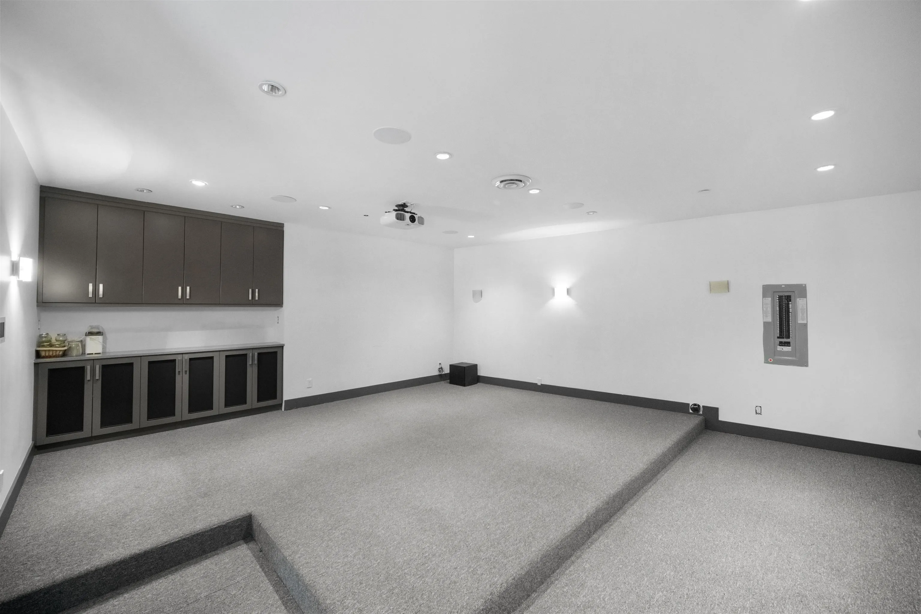 7493 Gatineau Place