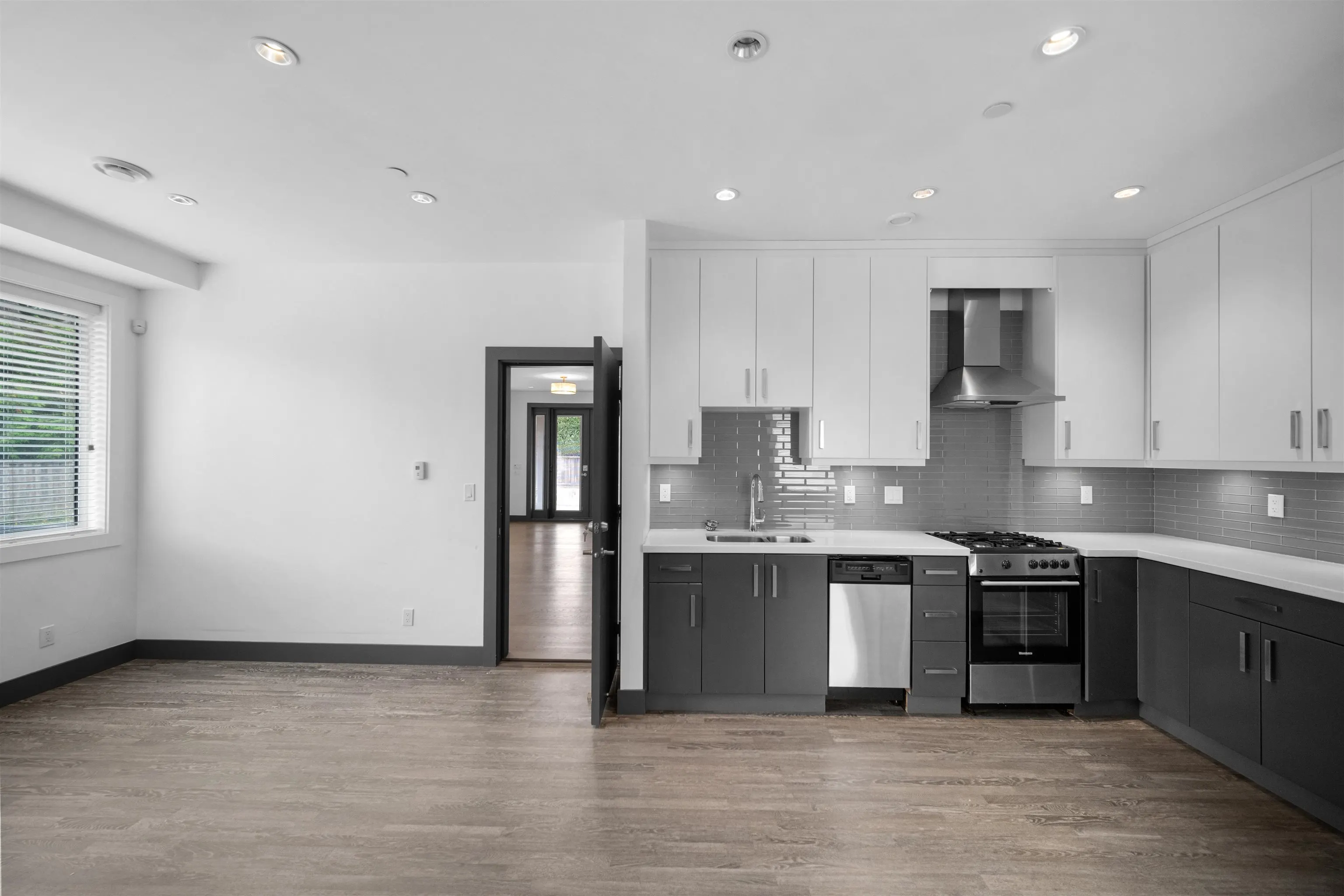 7493 Gatineau Place
