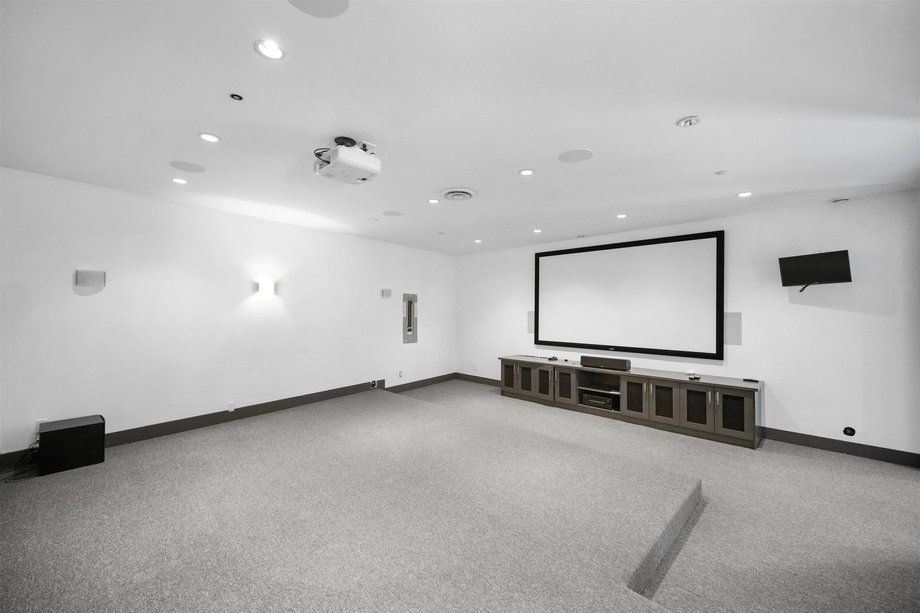 7493 Gatineau Place