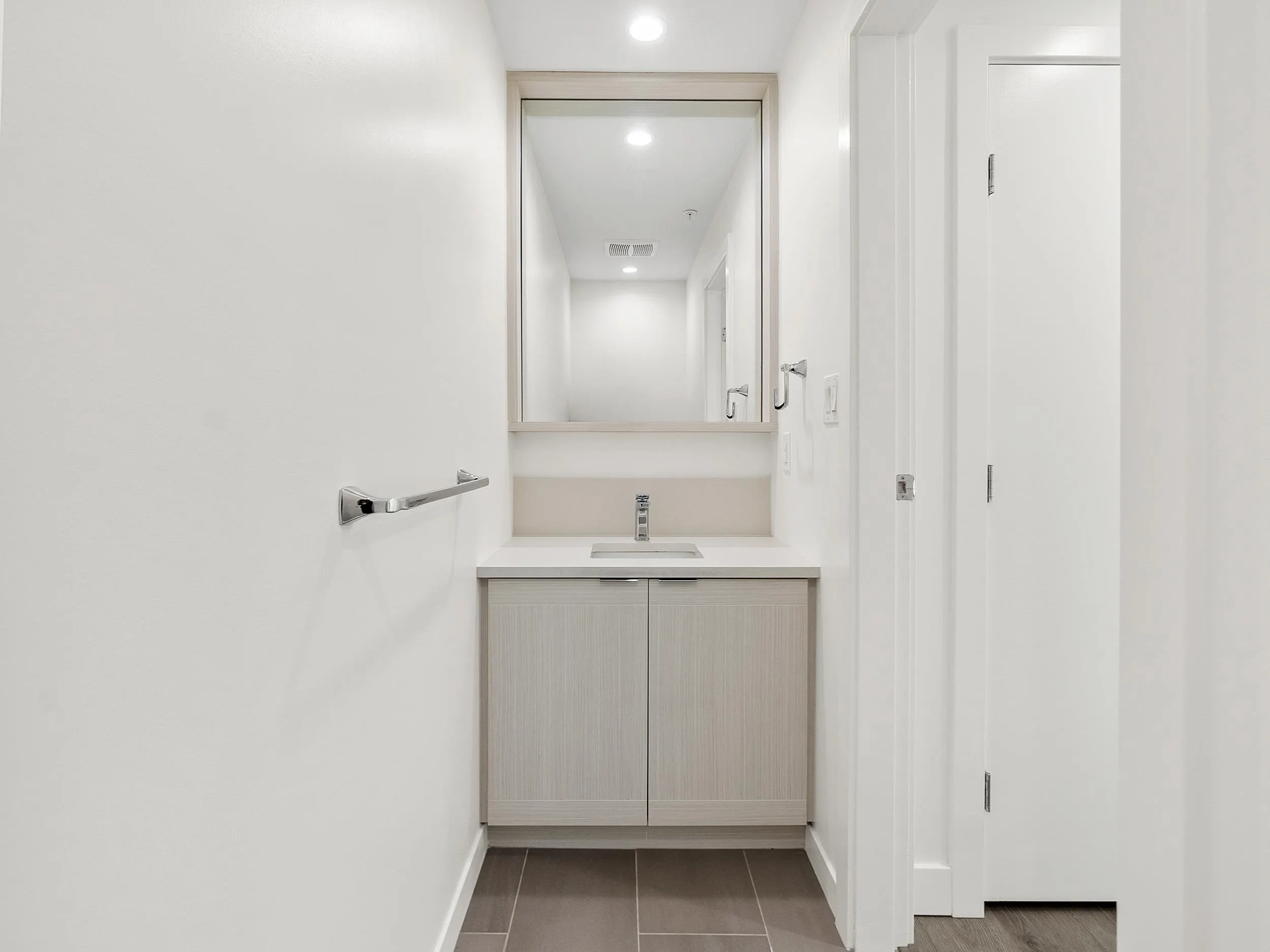 CH3 5051 Imperial Street