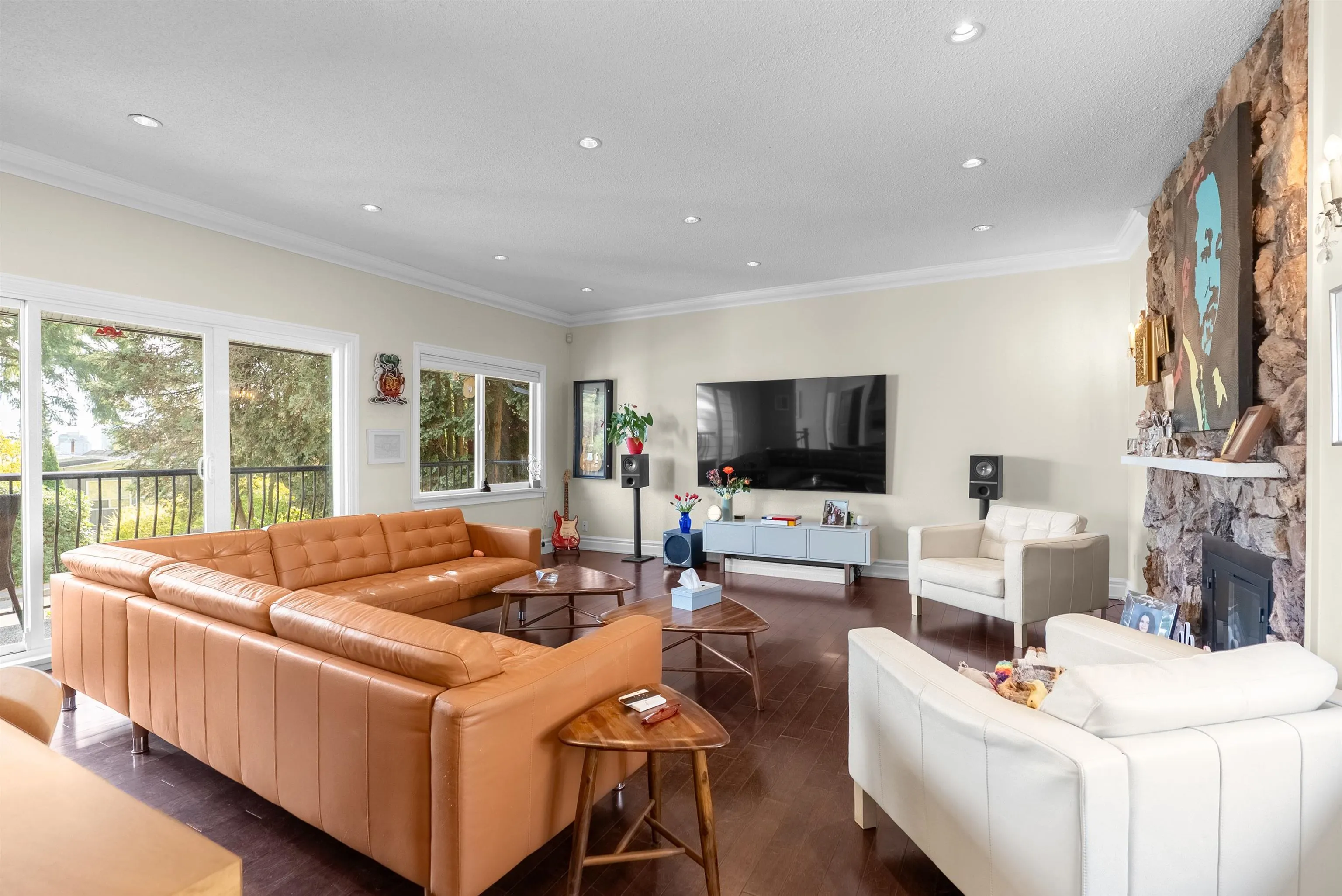 324 E 24th Street