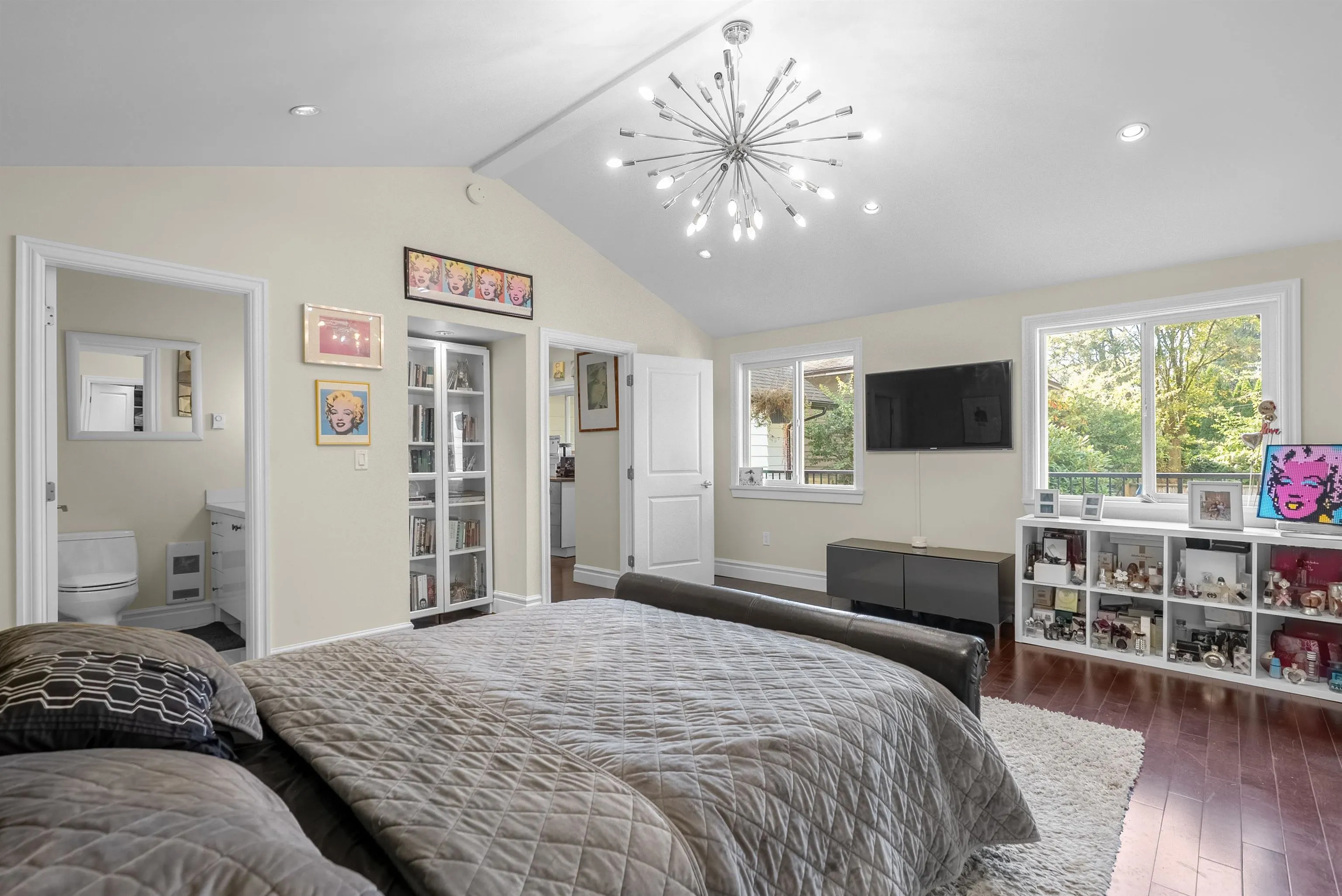 324 E 24th Street