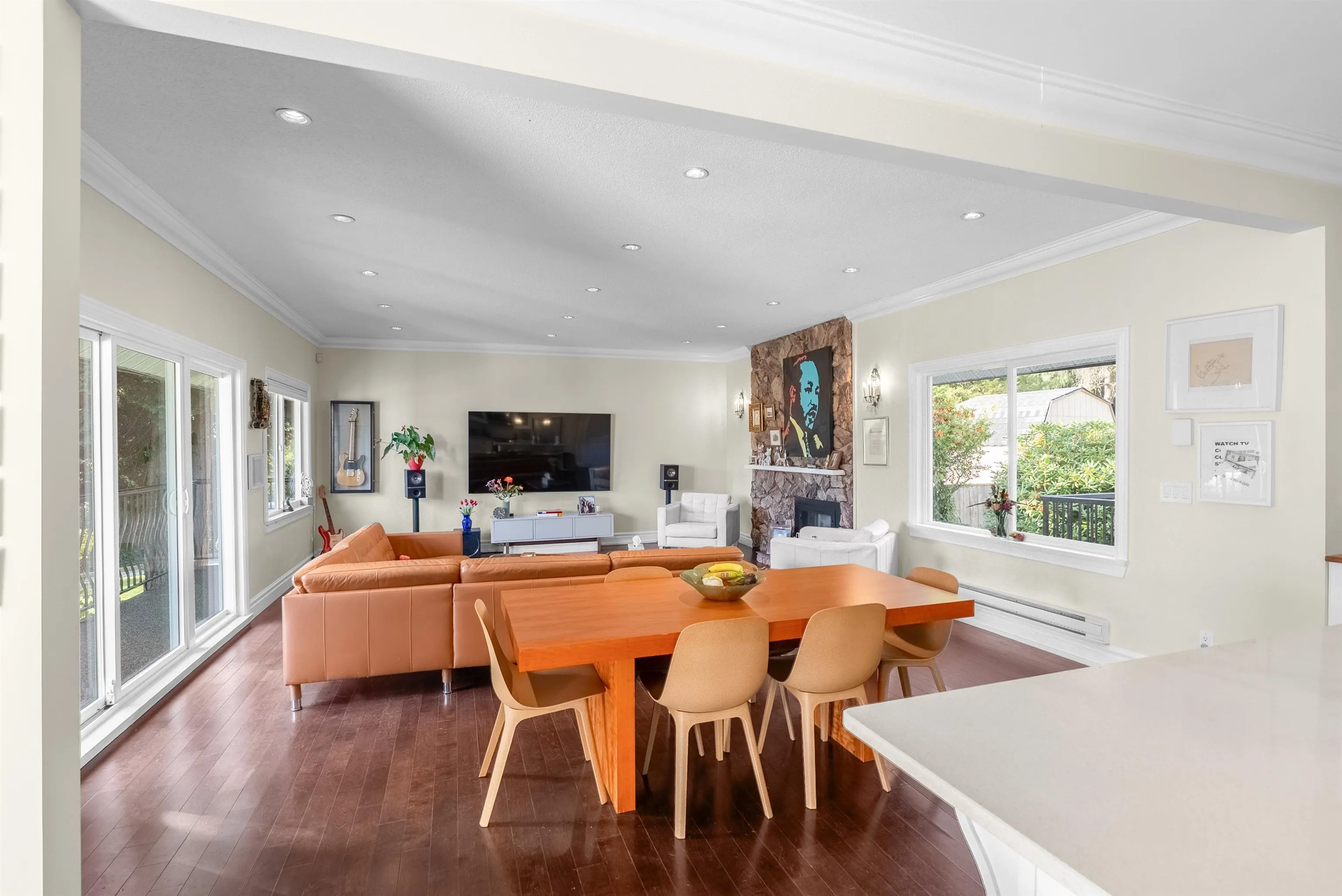 324 E 24th Street