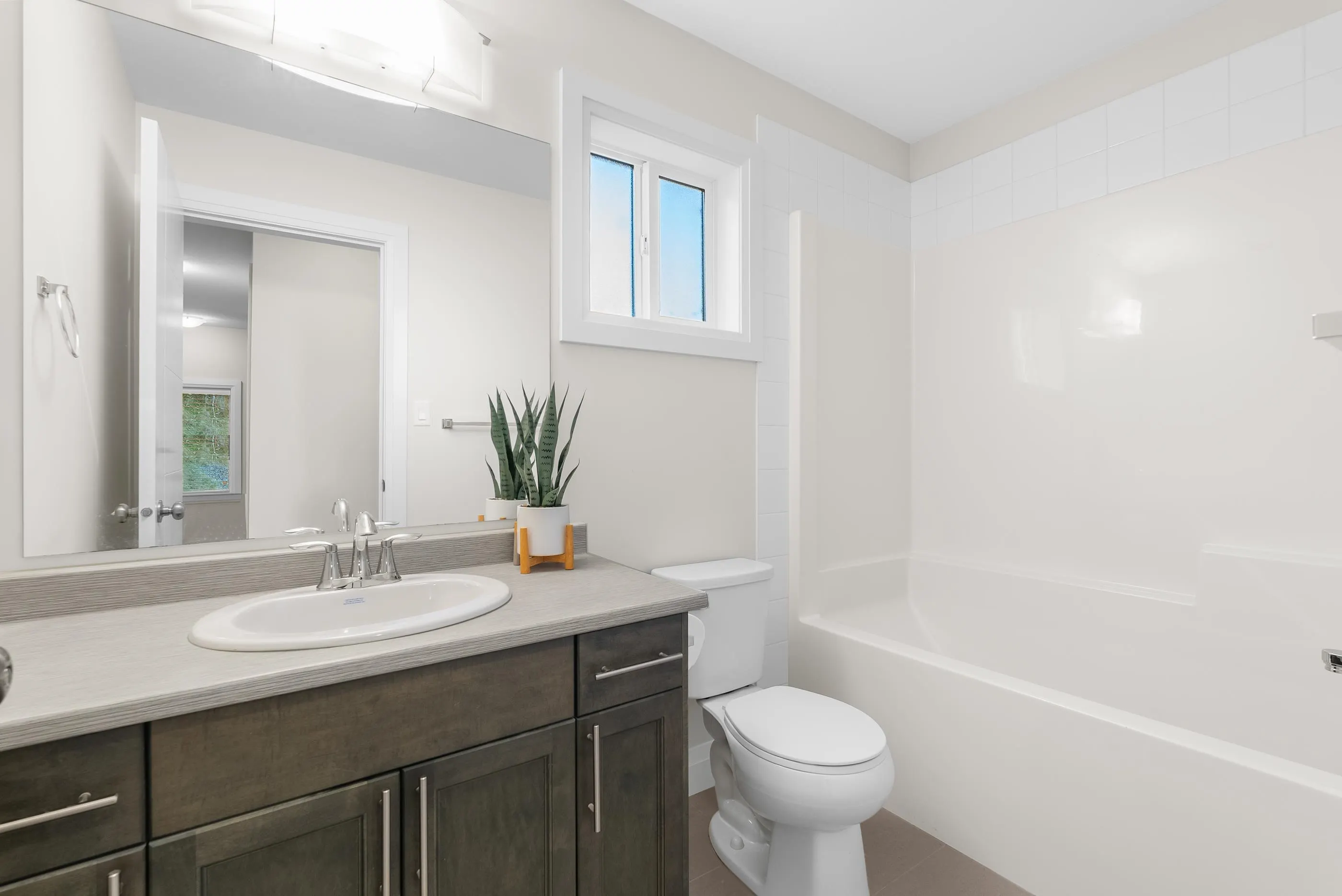 20 47042 Macfarlane Place