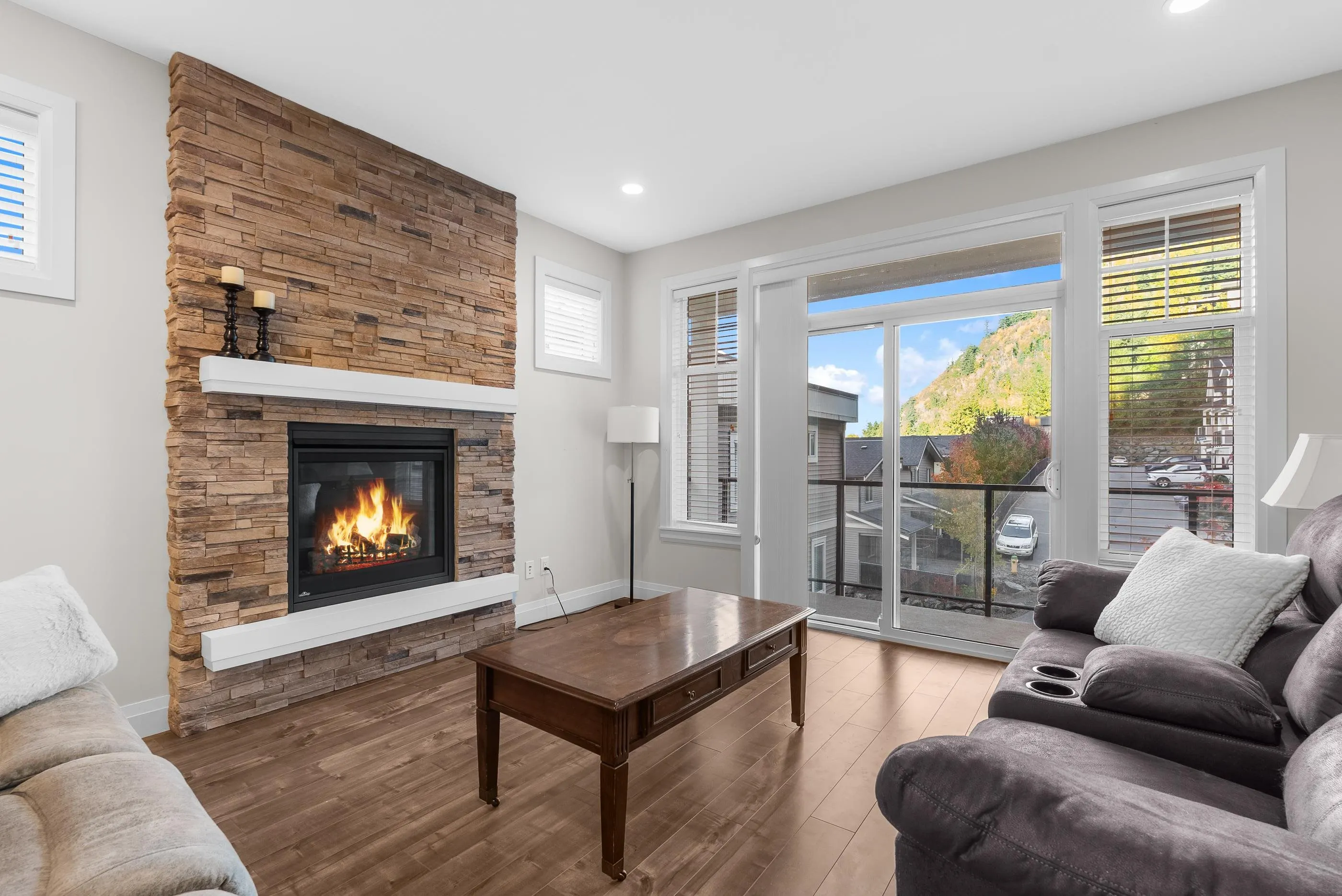 20 47042 Macfarlane Place