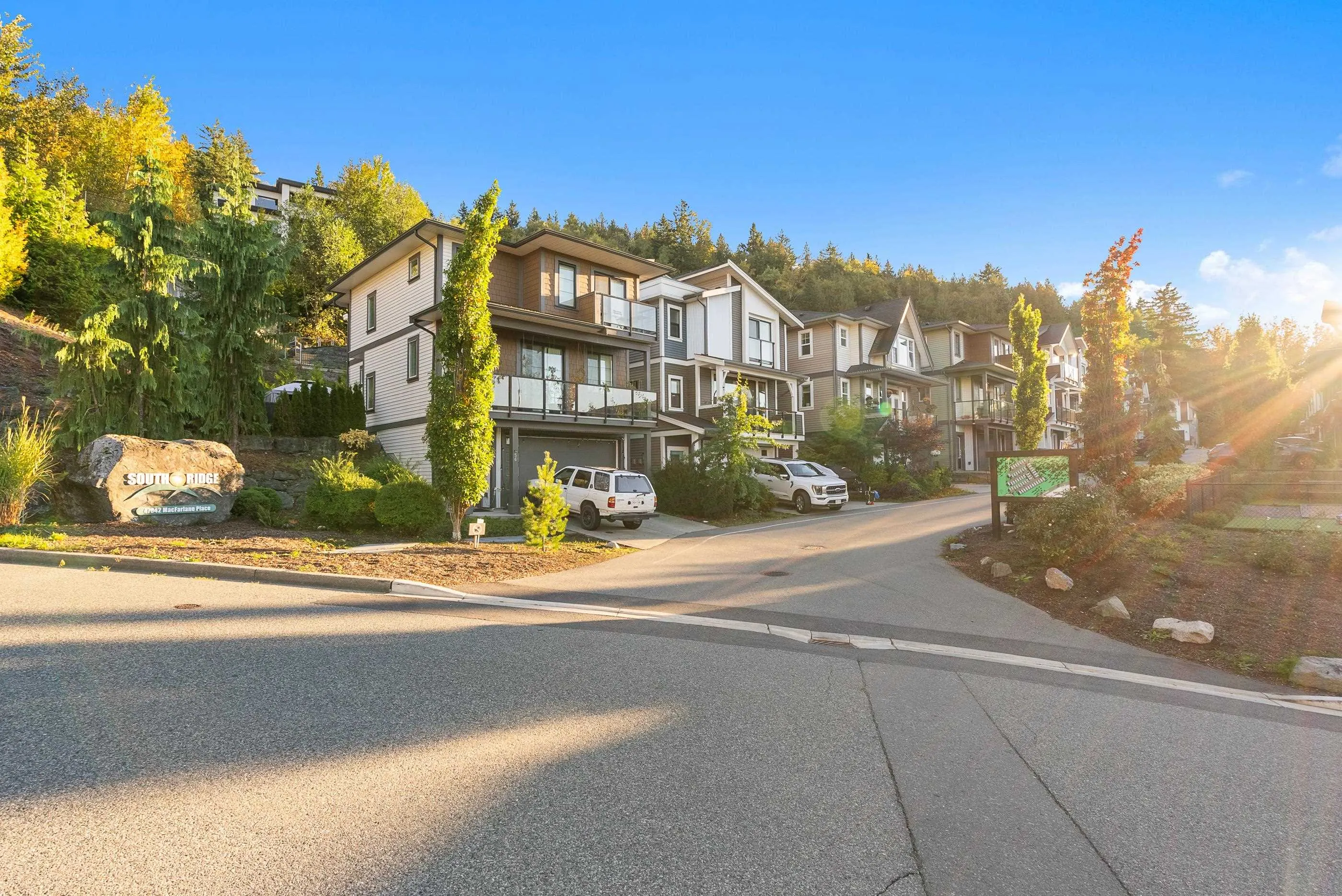 20 47042 Macfarlane Place