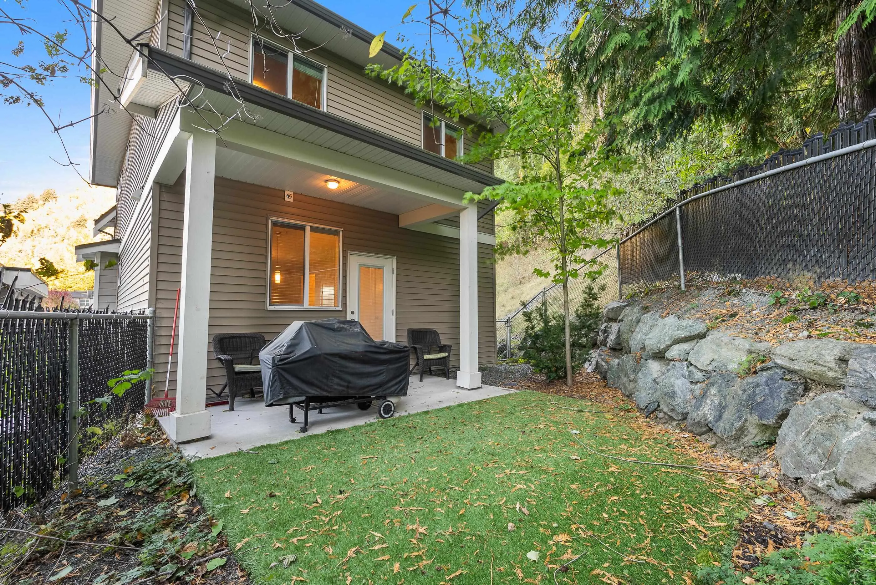 20 47042 Macfarlane Place