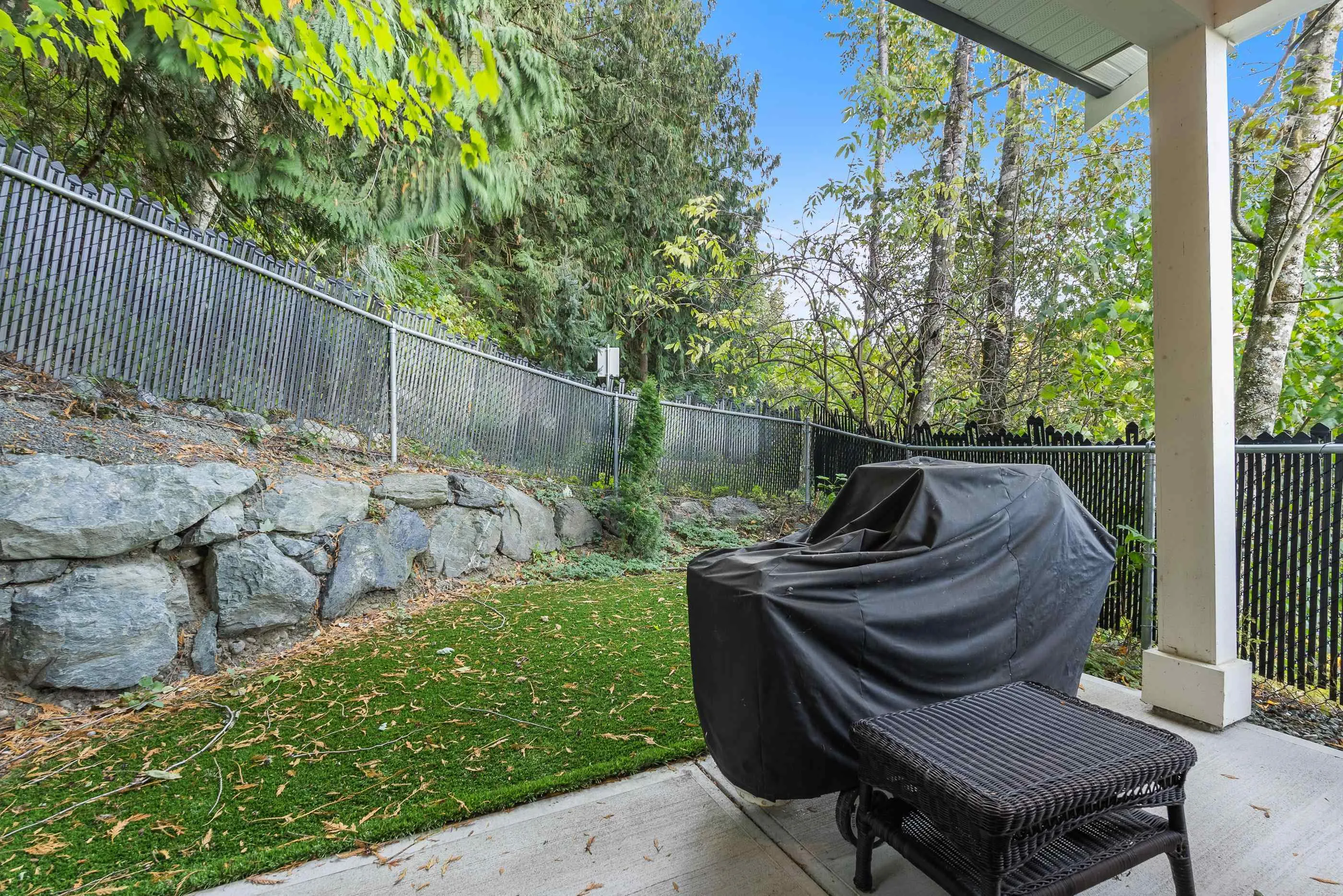 20 47042 Macfarlane Place