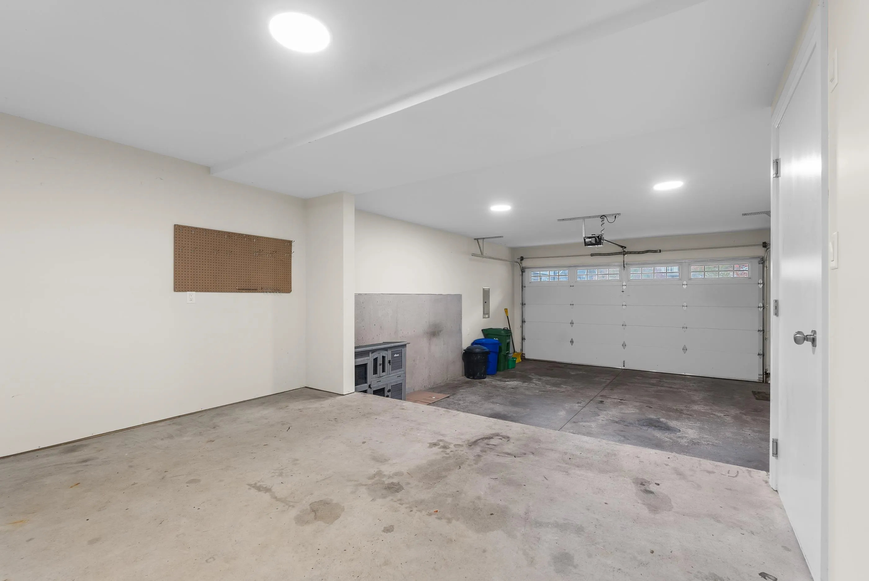 20 47042 Macfarlane Place