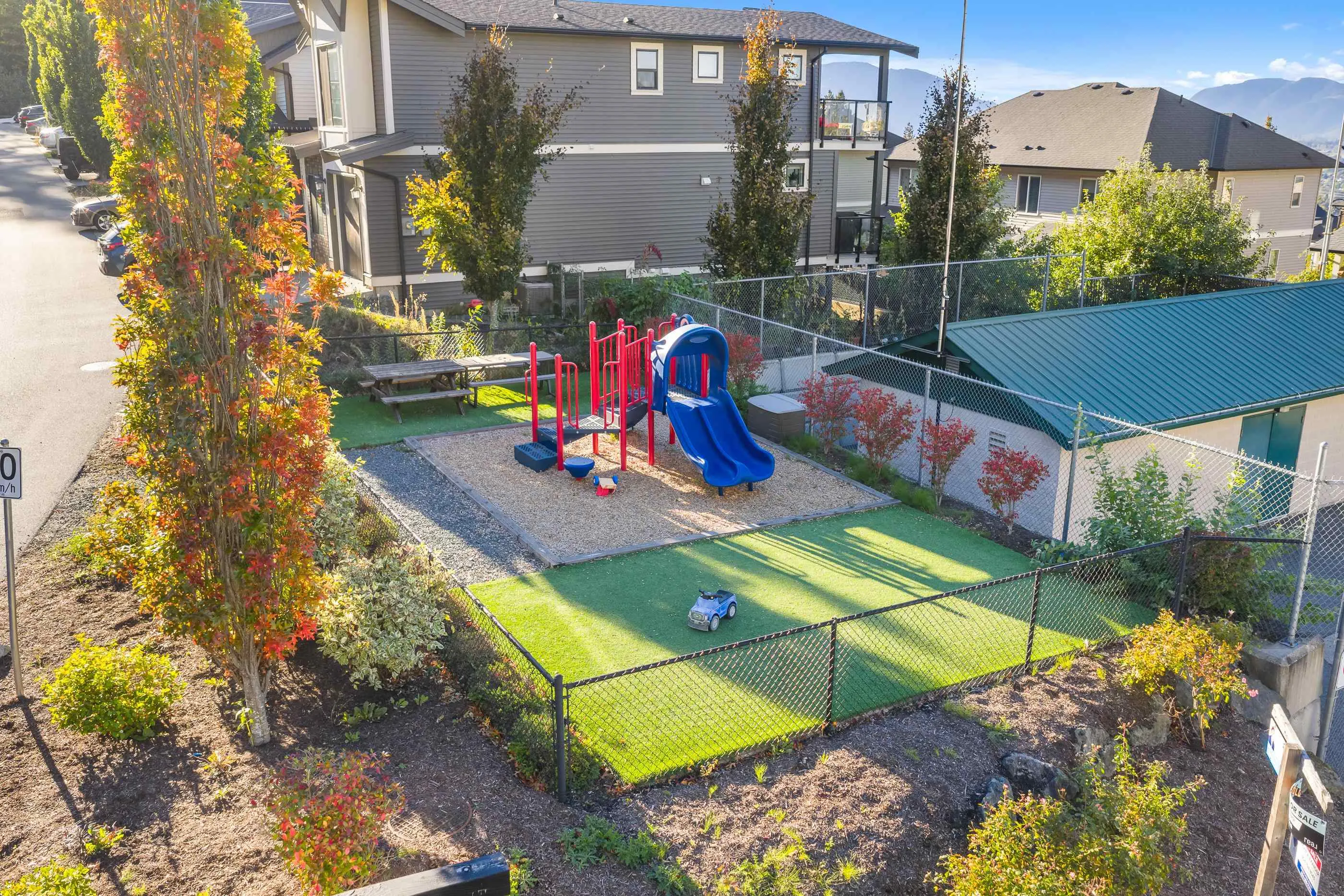 20 47042 Macfarlane Place