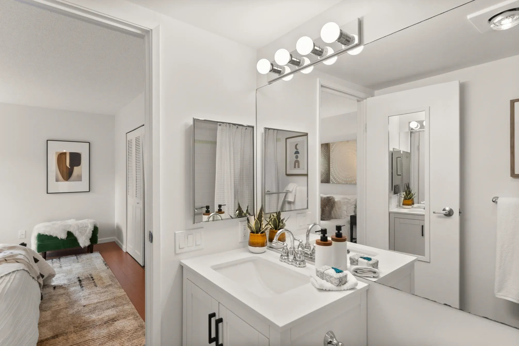 210 1508 Mariner Walk